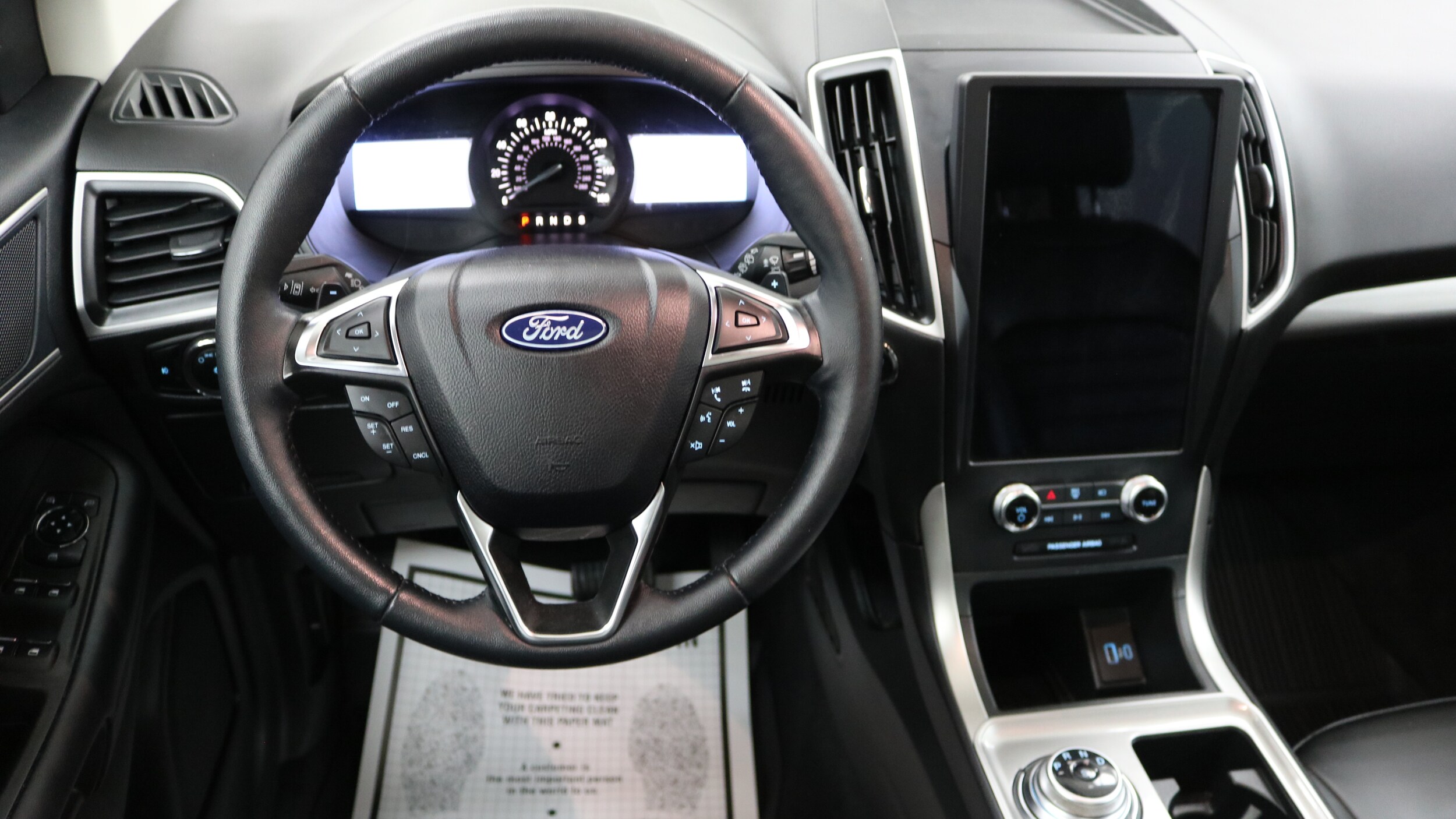2024 Ford Edge SEL photo 2