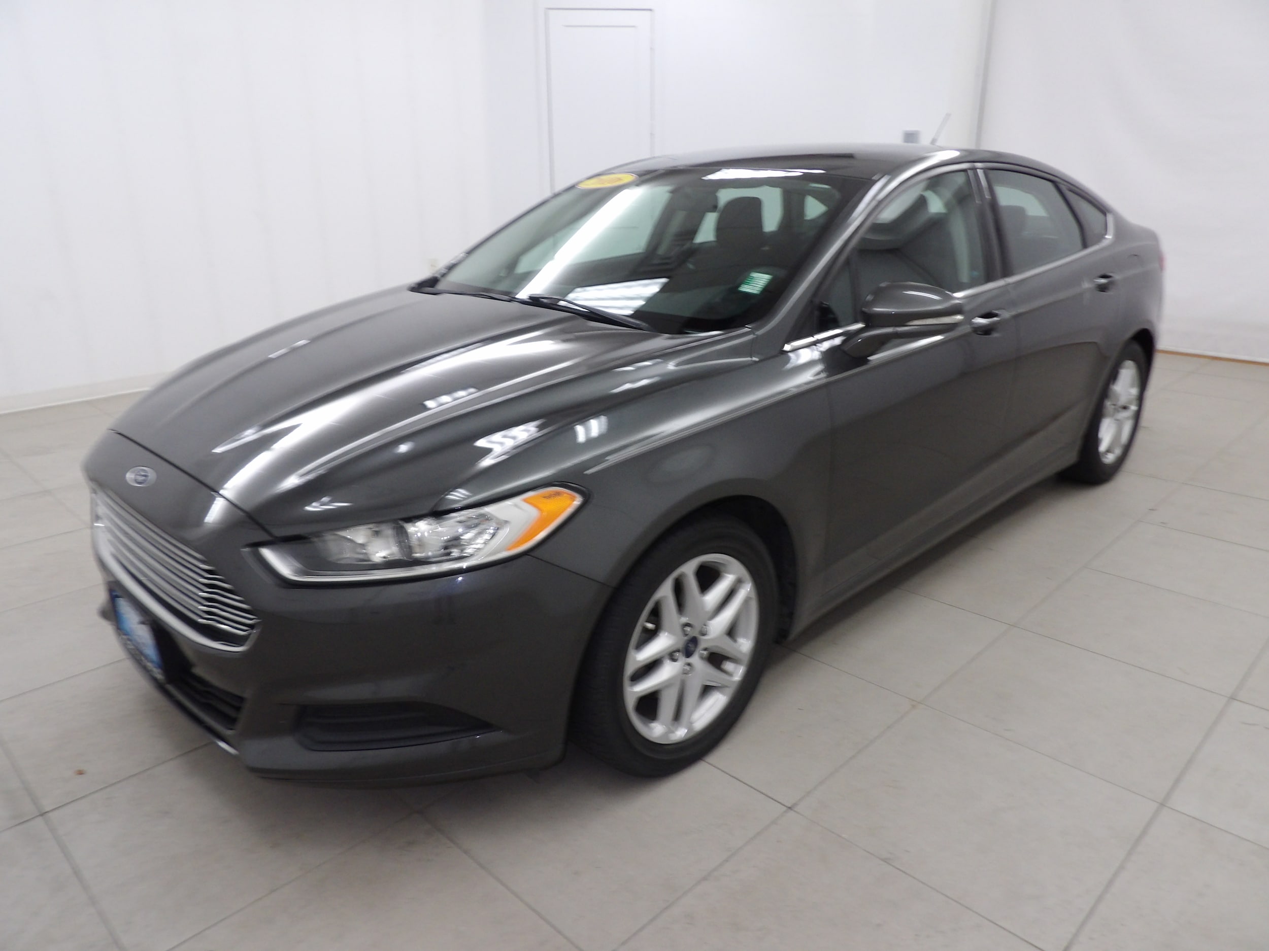 2016 Ford Fusion SE FWD's photo