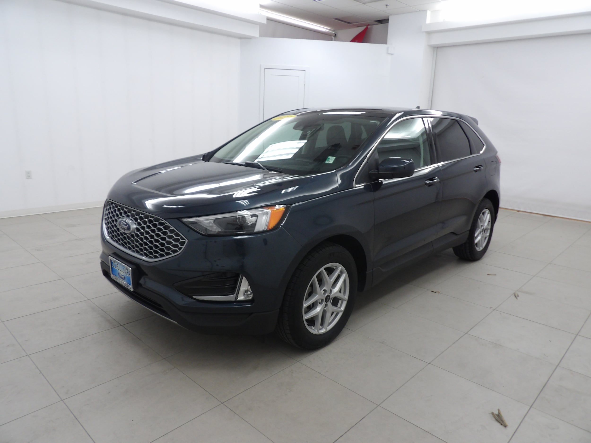 2024 Ford Edge SEL AWD's photo