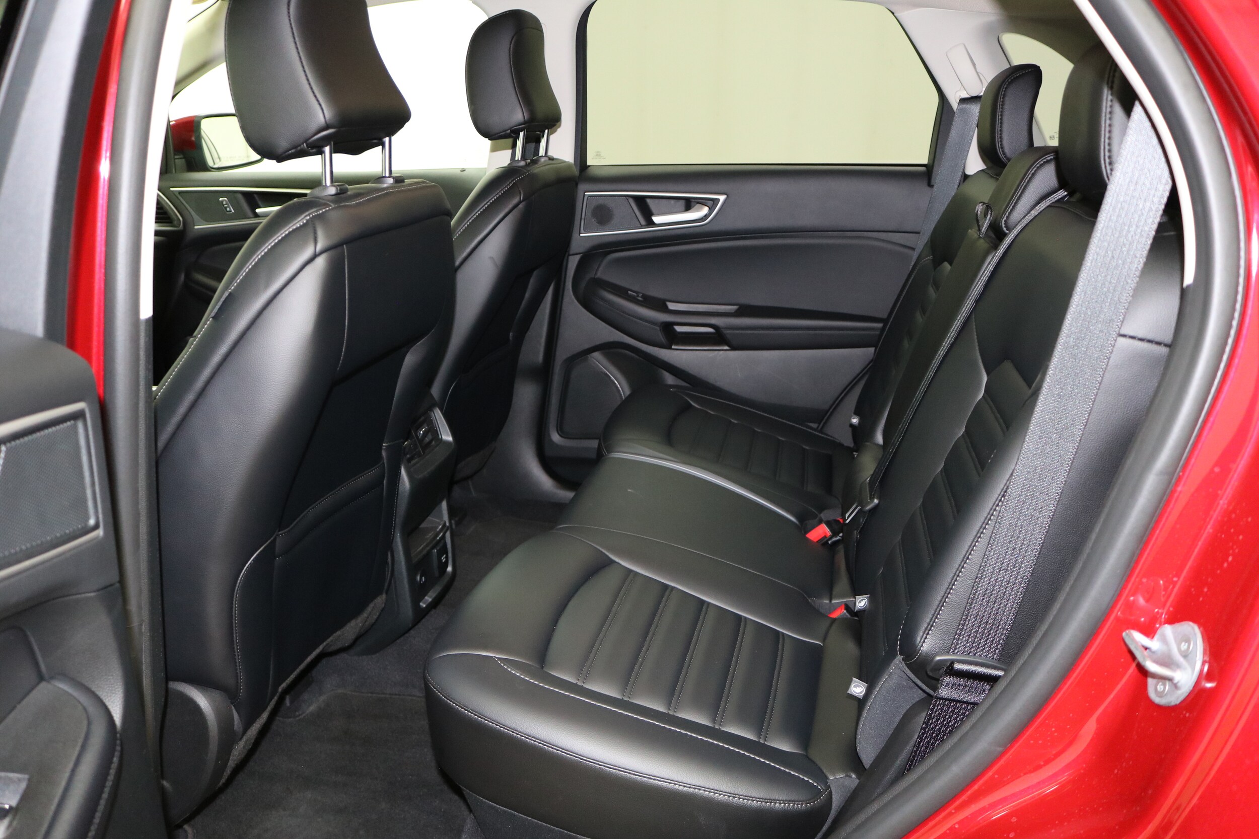 2024 Ford Edge SEL photo 3