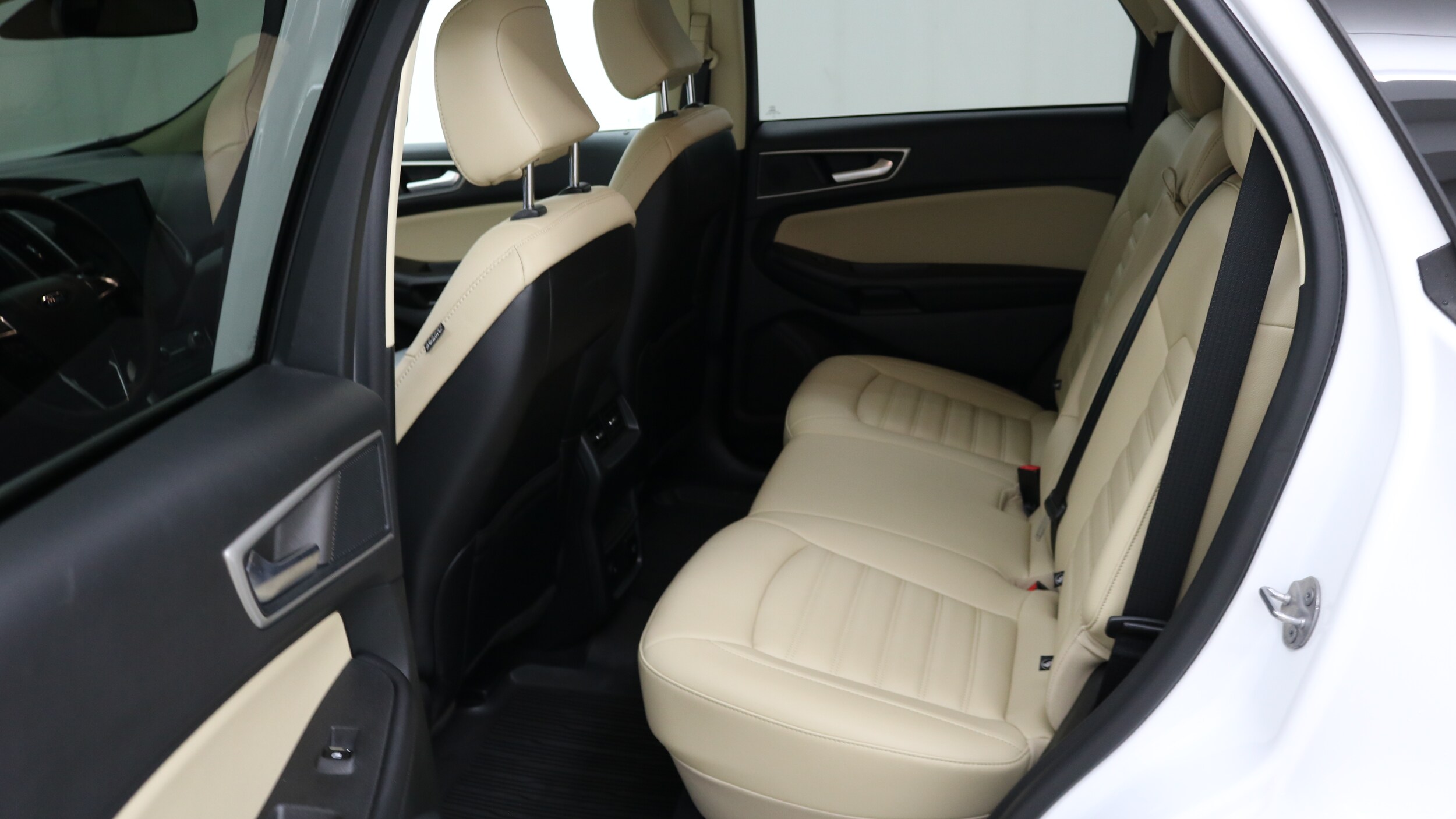 2023 Ford Edge SEL photo 4