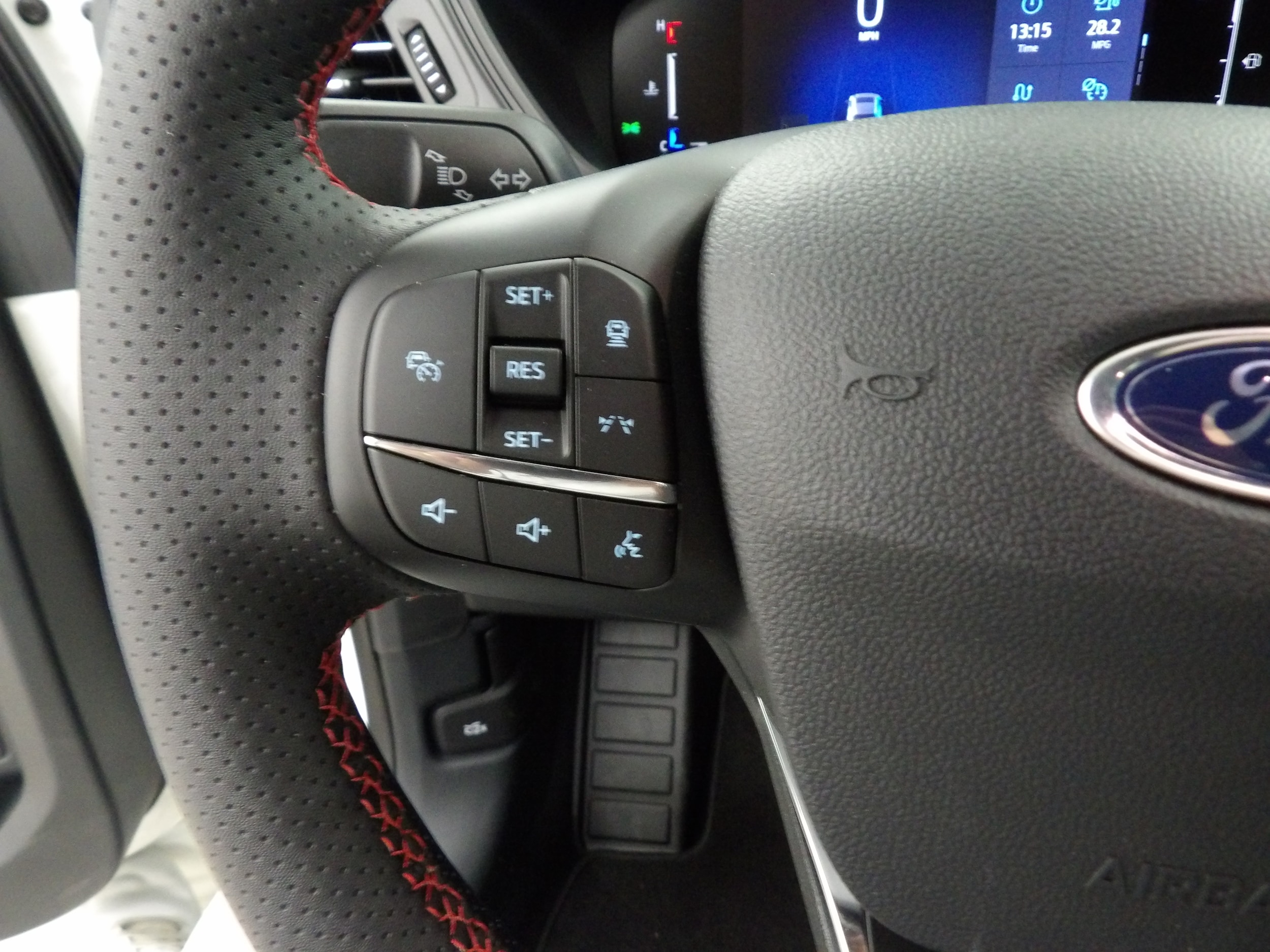 2026 Ford Escape ST-Line - Photo 16