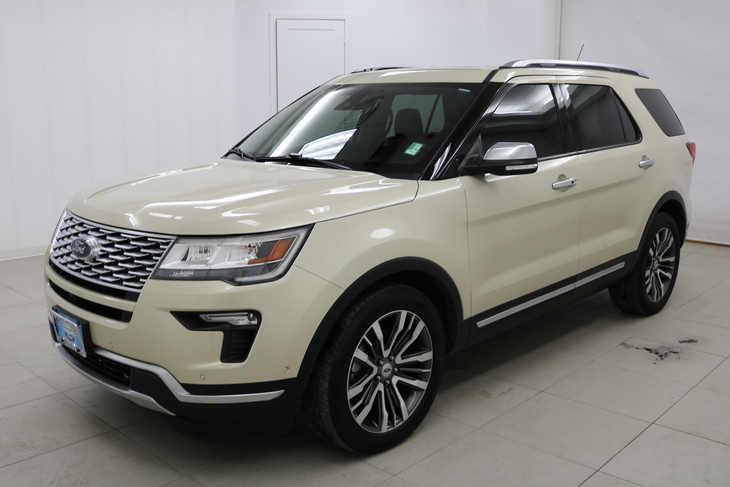 2018 Ford Explorer Platinum's photo