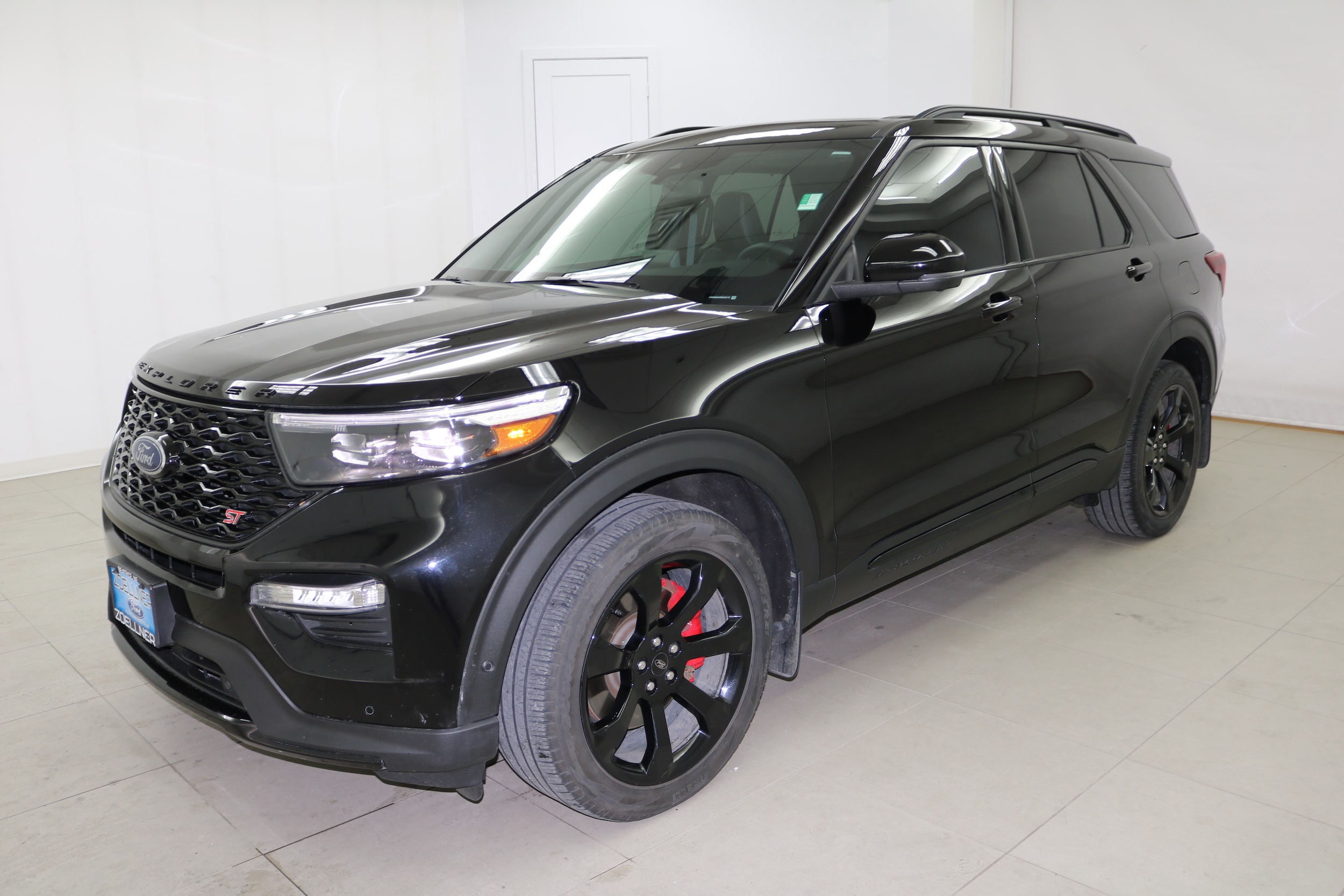 2021 Ford Explorer ST's photo