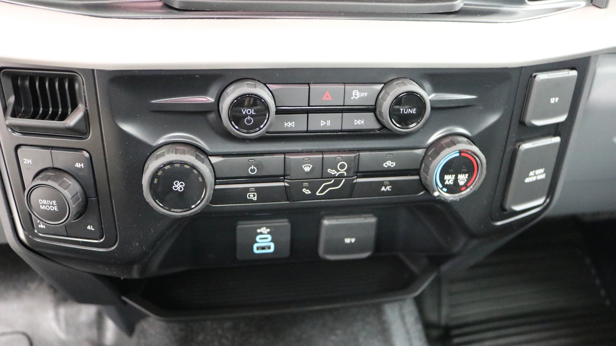 2026 Ford F-350 Super Duty XL - Photo 15