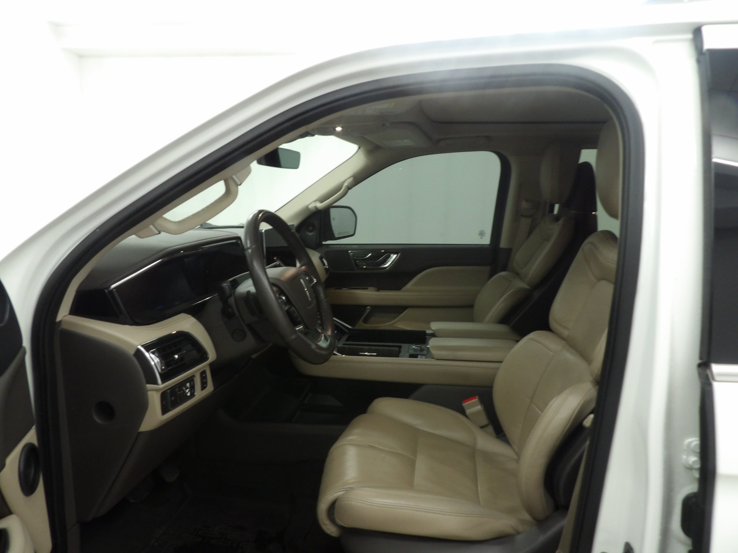 5LMJJ2LT3NEL14540