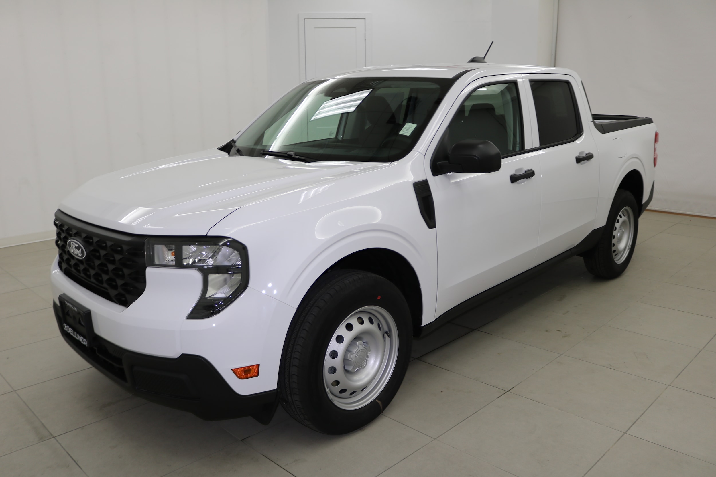 2025 Ford Maverick XL's photo