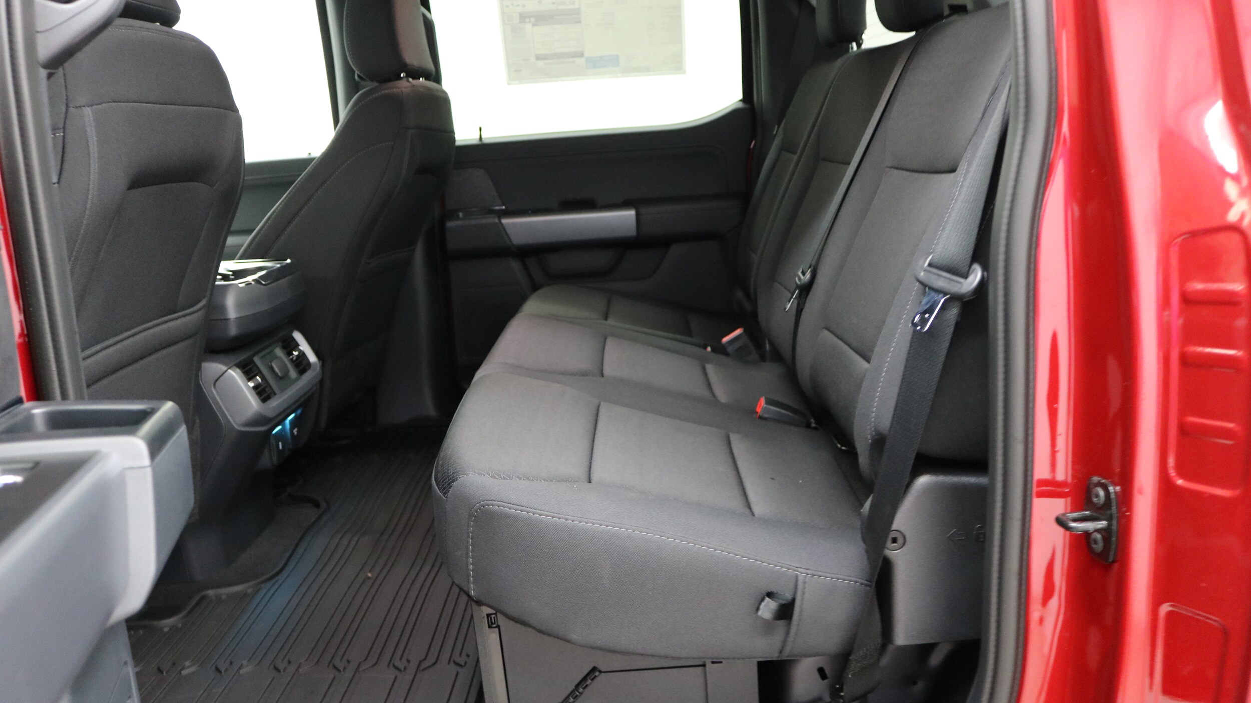 2025 Ford F-150 XLT photo 3