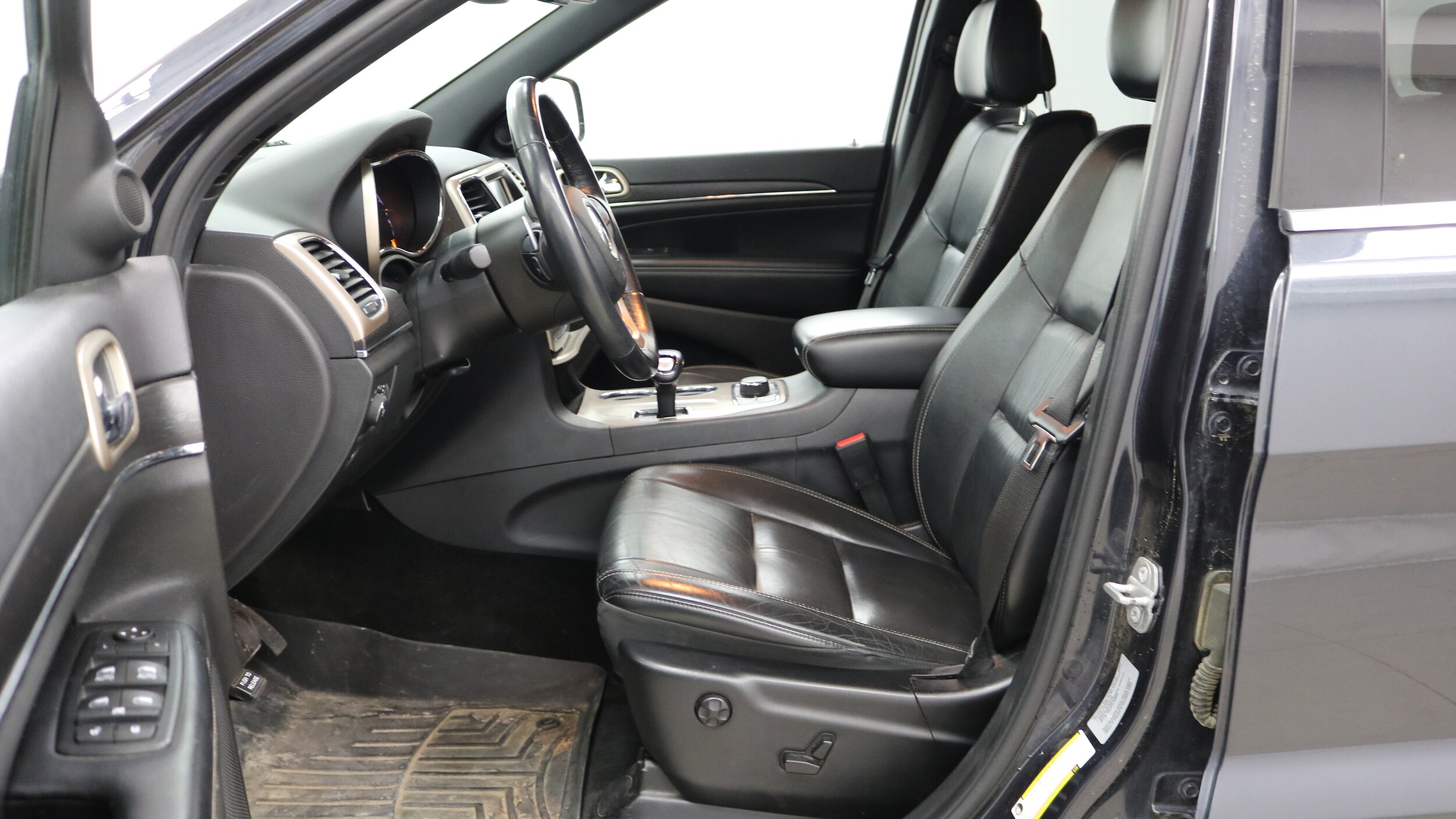 2015 Jeep Grand Cherokee Limited photo 2