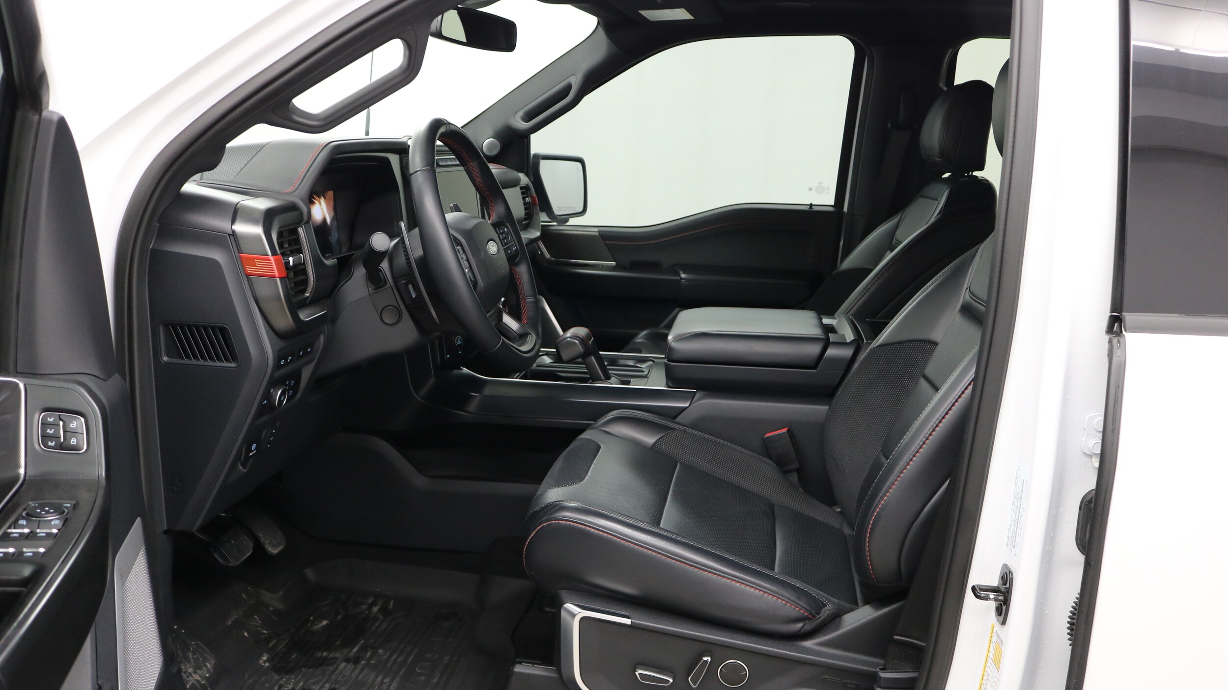 2024 Ford F-150 Raptor photo 2