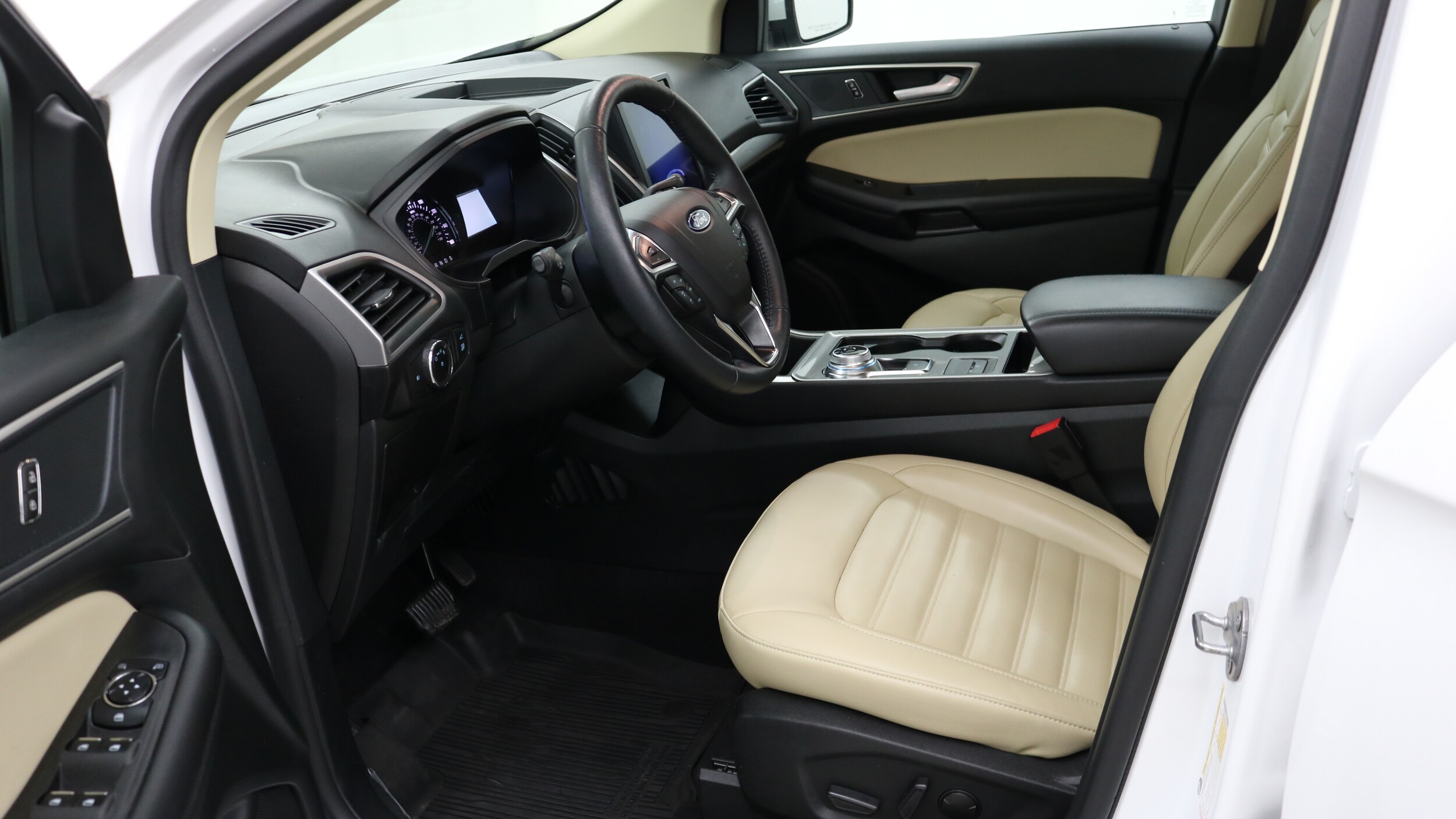 2023 Ford Edge SEL photo 3