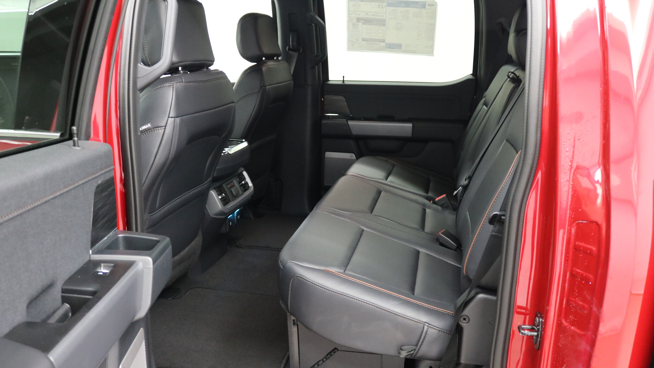 2025 Ford F-150 Lariat photo 3