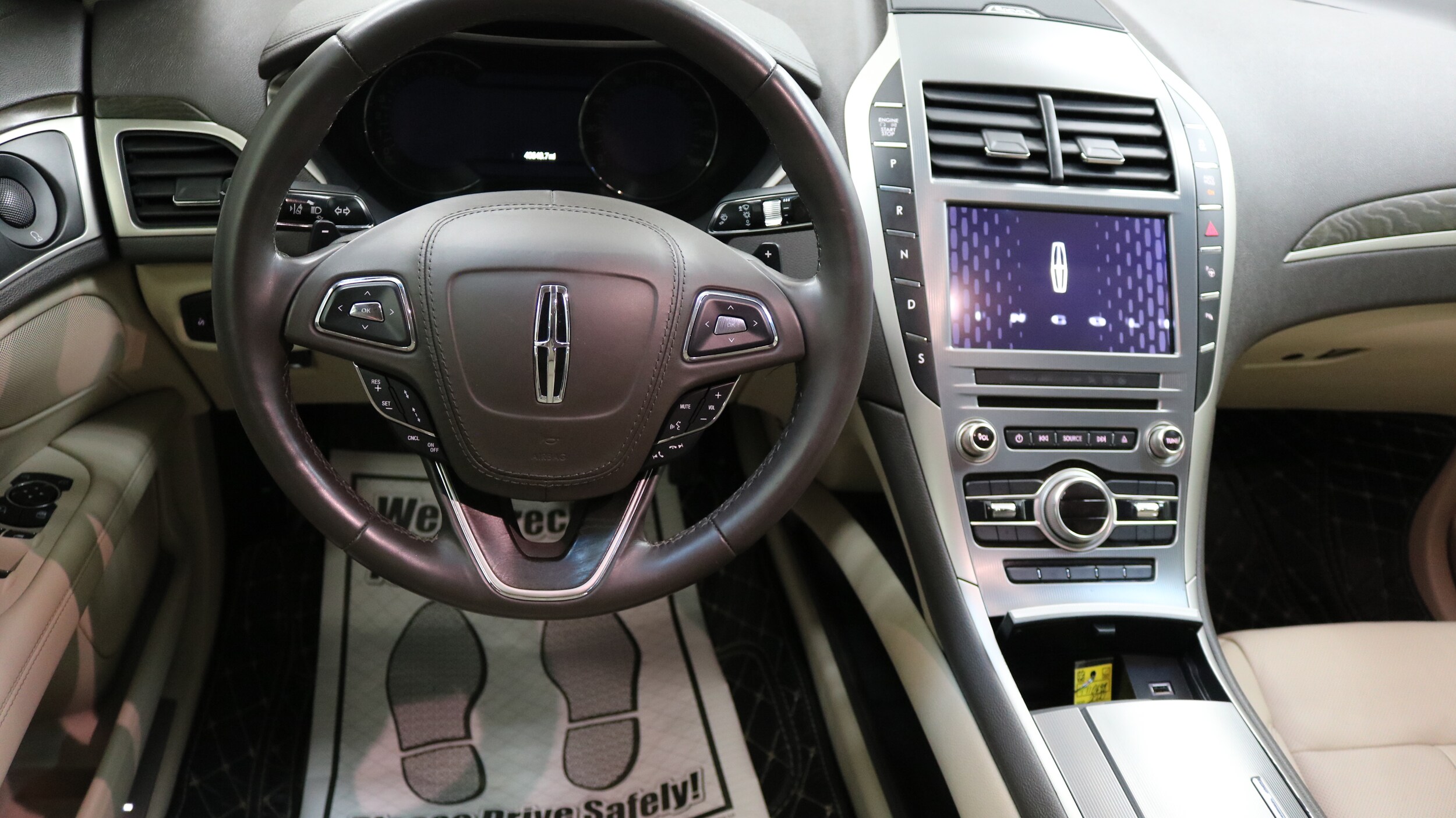 2020 Lincoln MKZ Reserve photo 2