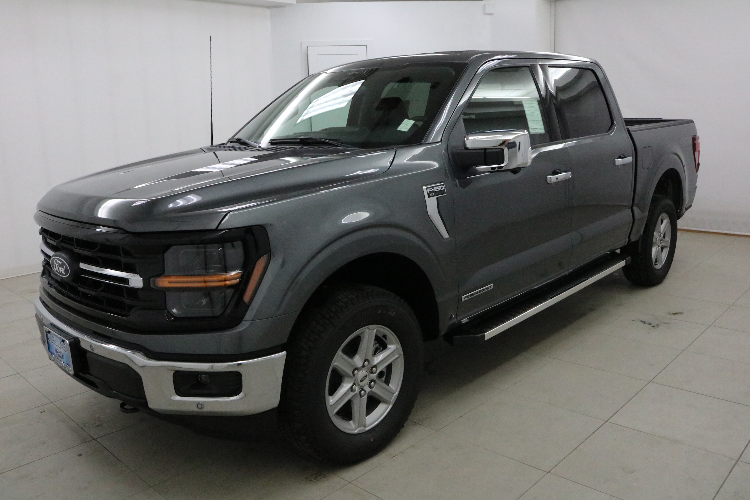 2025 Ford F-150 XLT's photo