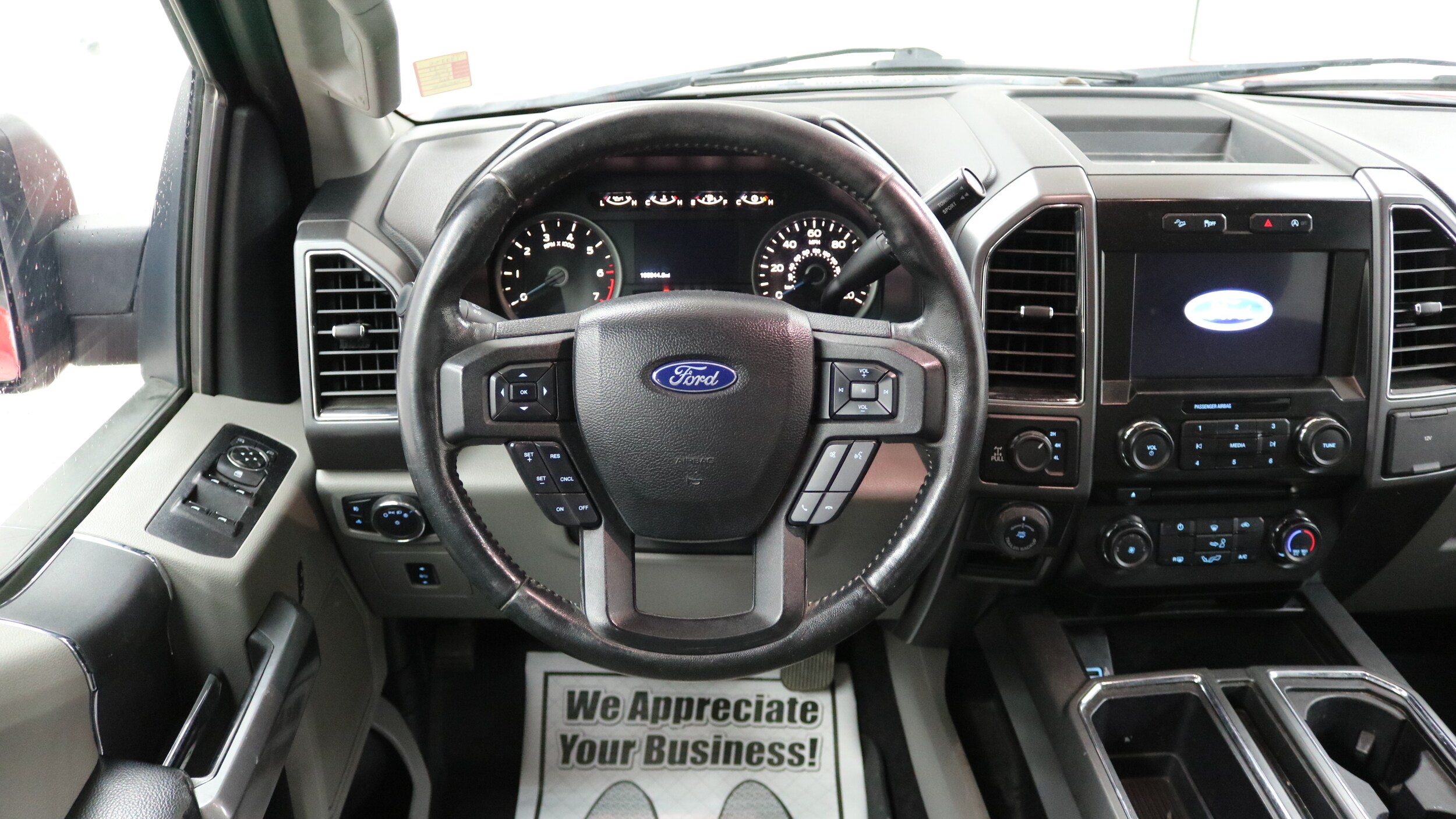 2017 Ford F-150 XLT photo 4