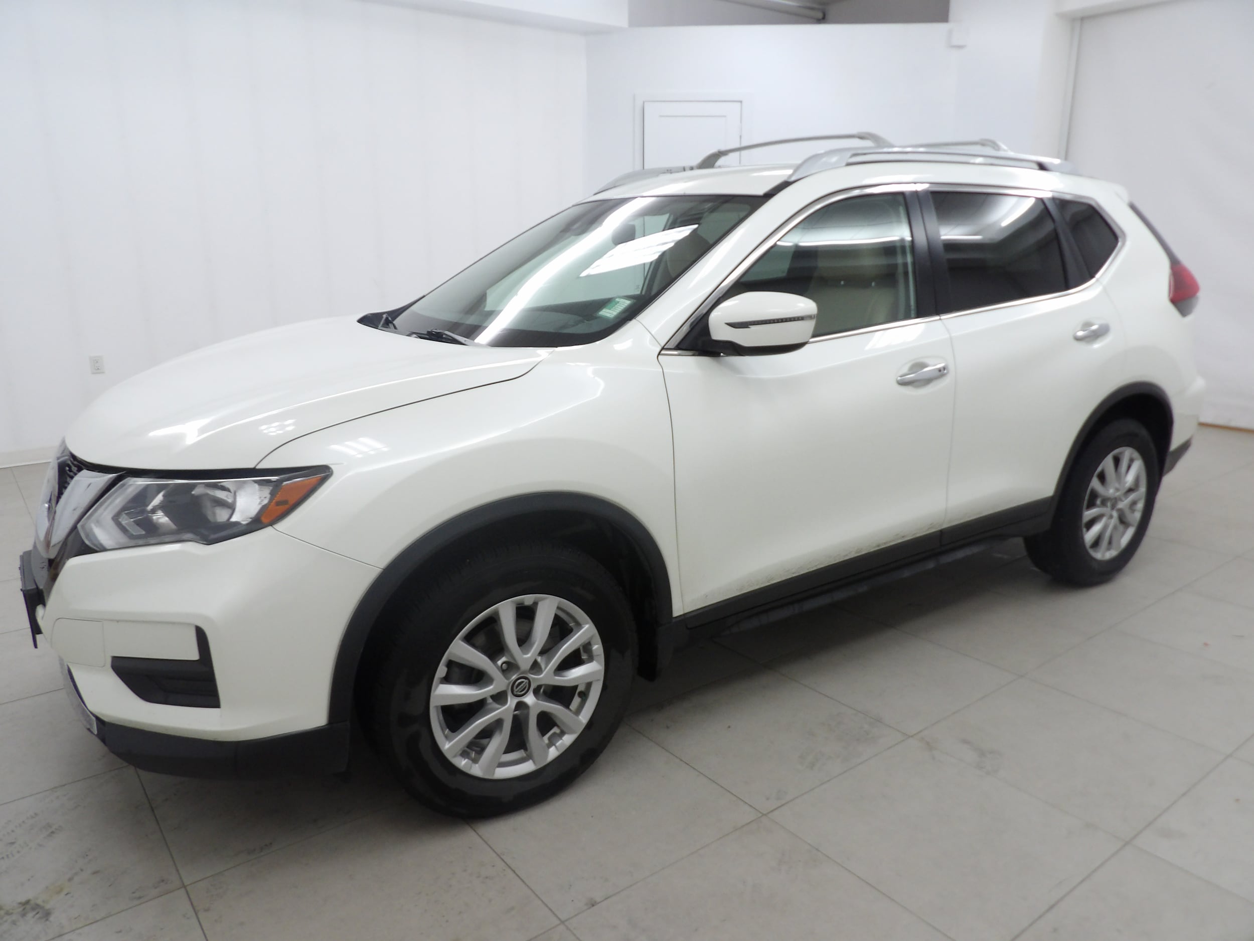 Used 2020 Nissan Rogue SV with VIN 5N1AT2MV0LC724234 for sale in Beatrice, NE