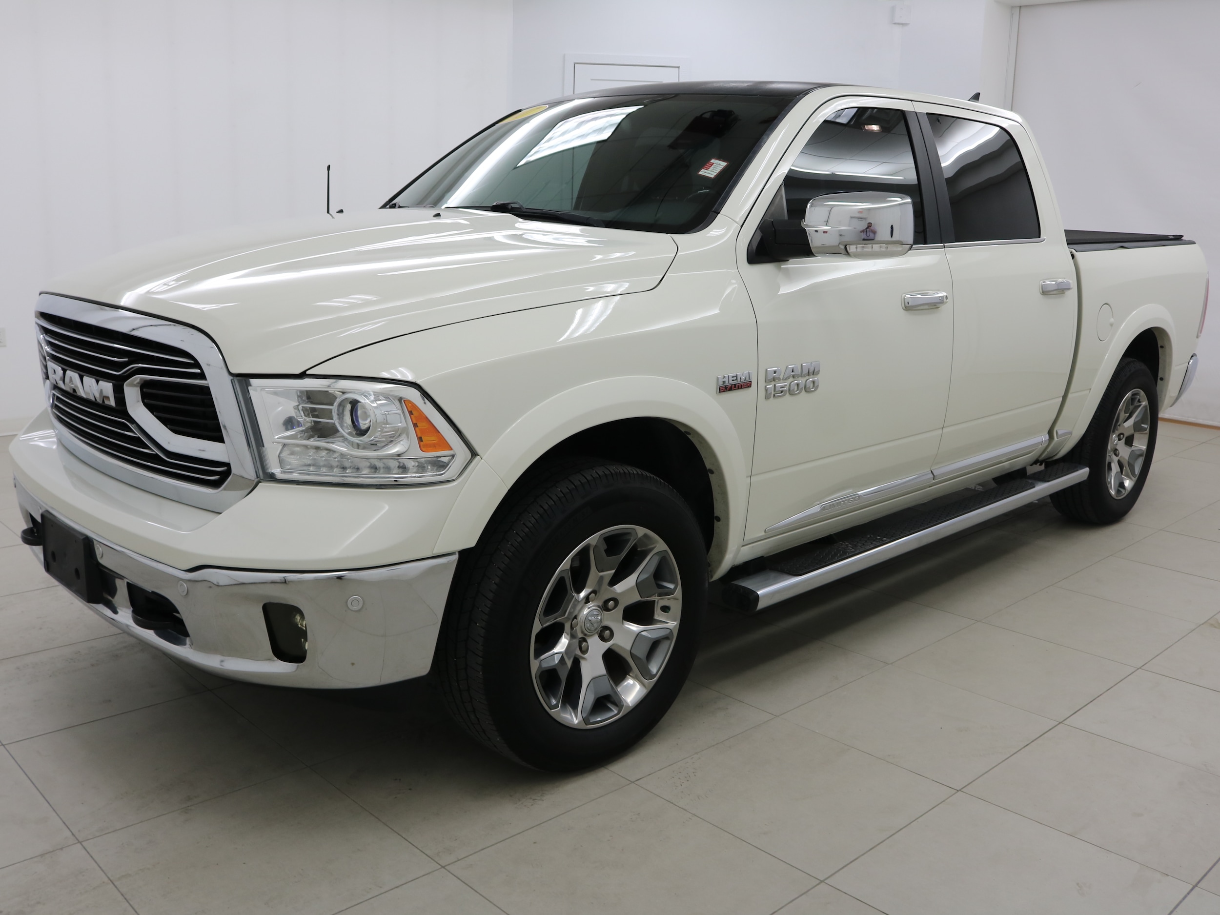 2017 RAM Ram 1500 Pickup Laramie Limited
