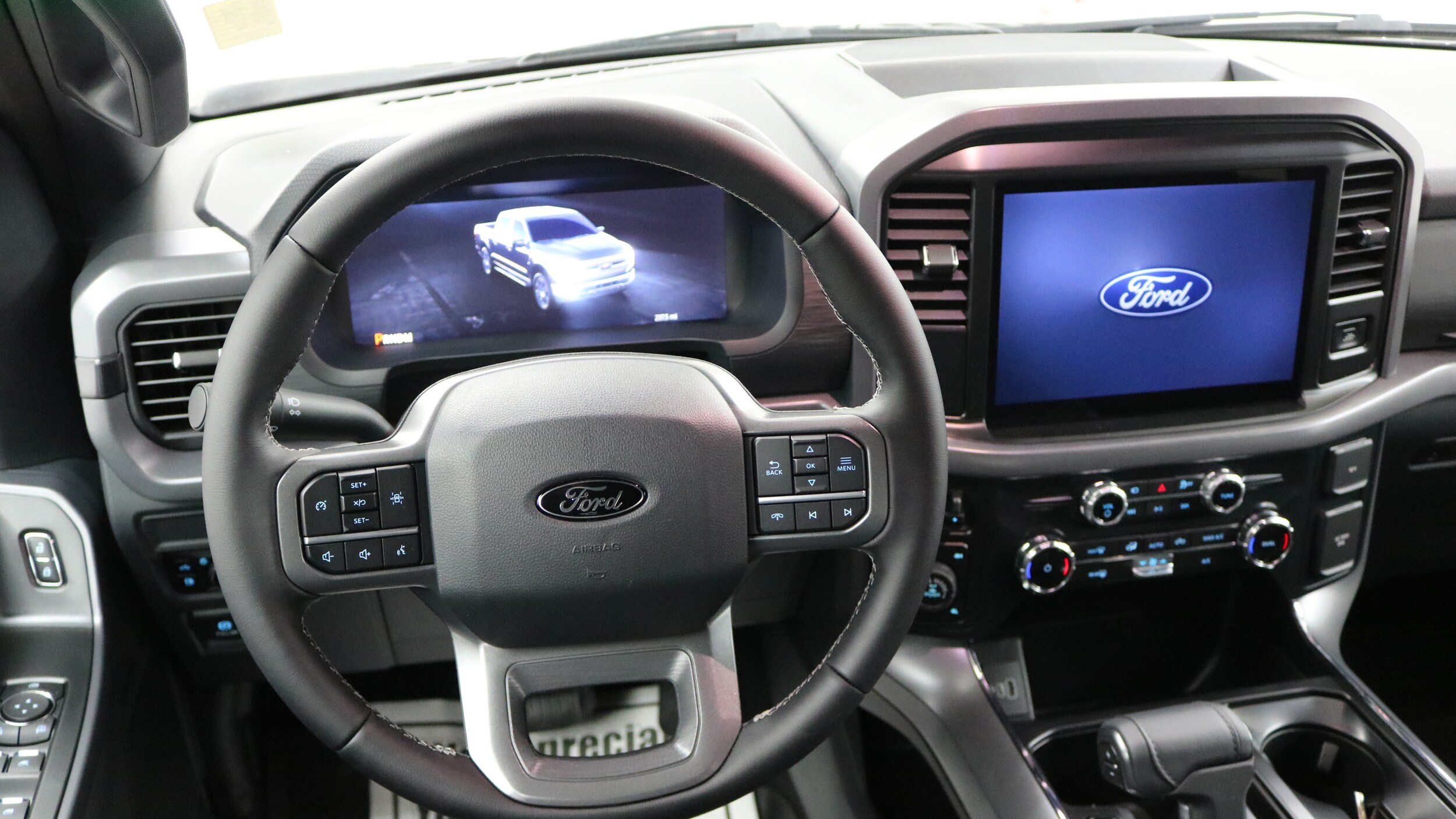 2025 Ford F-150 XLT photo 4