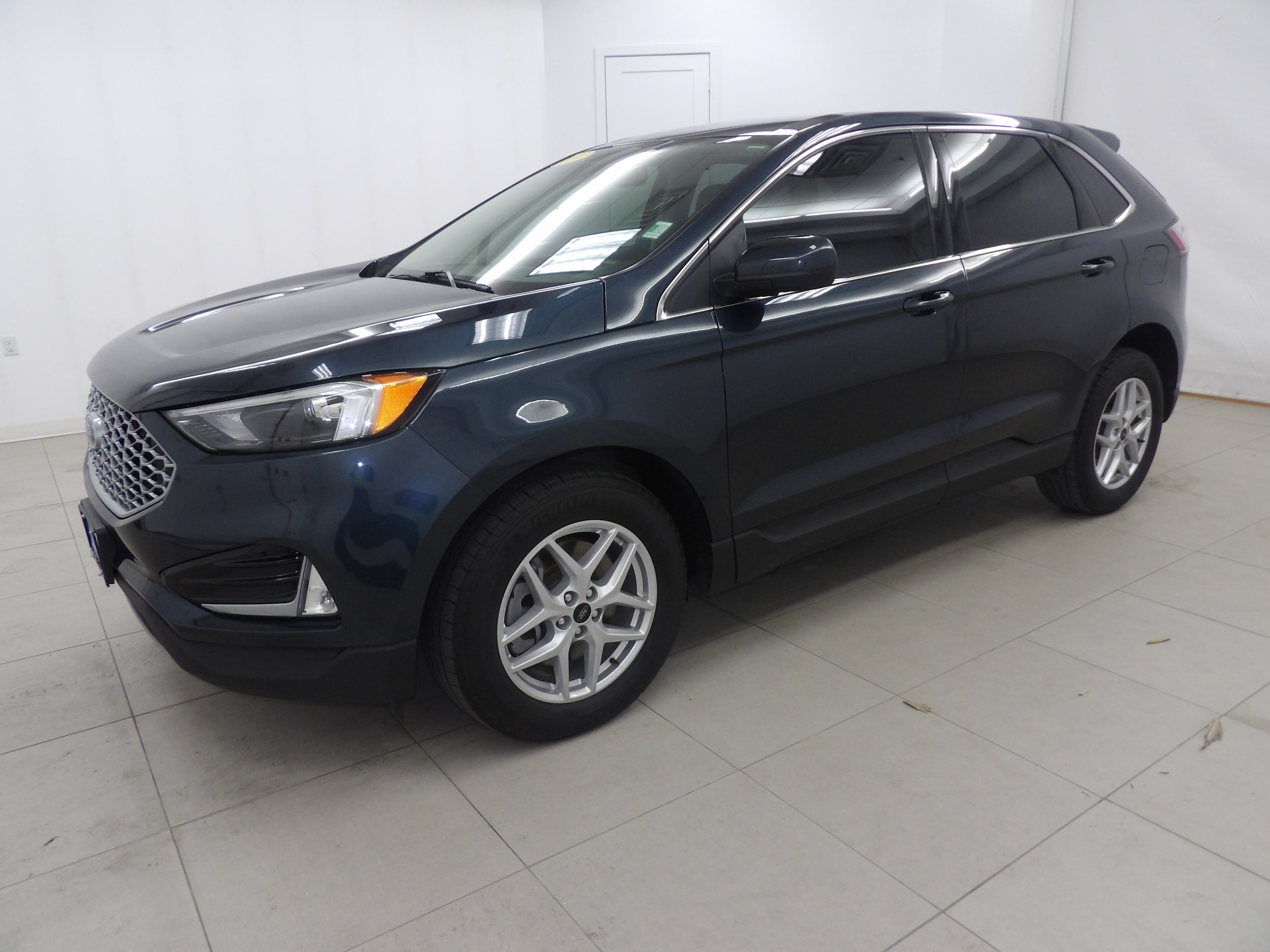 2024 Ford Edge SEL AWD's photo