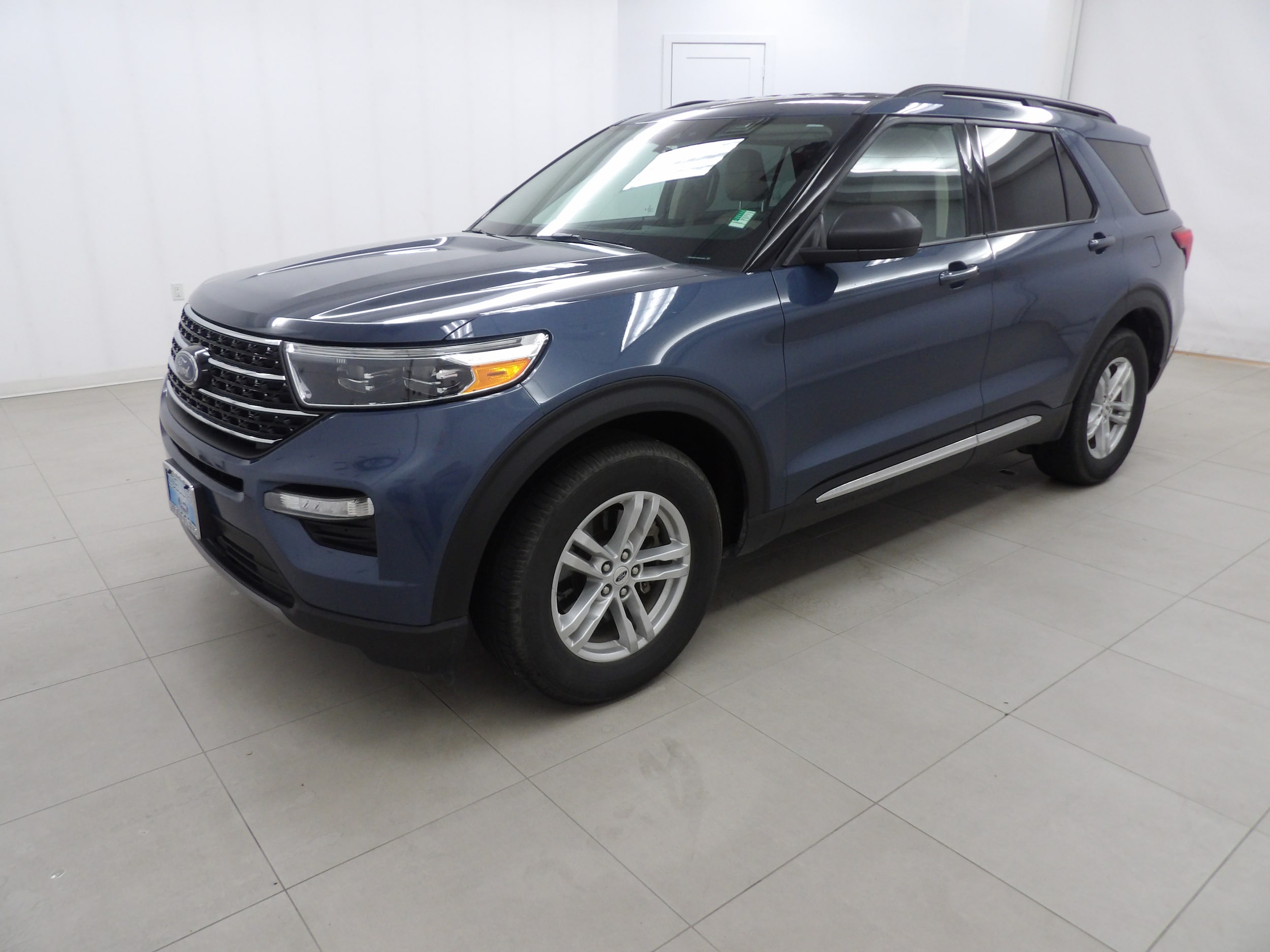 2021 Ford Explorer XLT 4WD's photo
