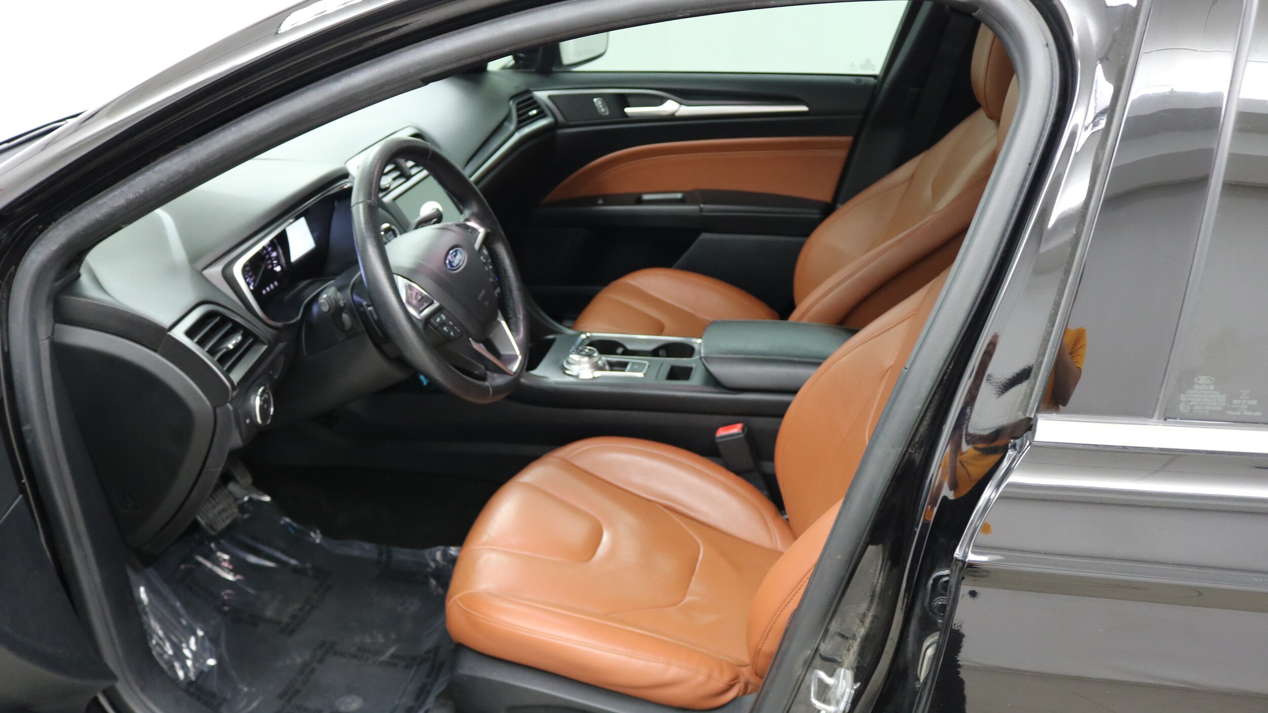 2020 Ford Fusion Titanium photo 2