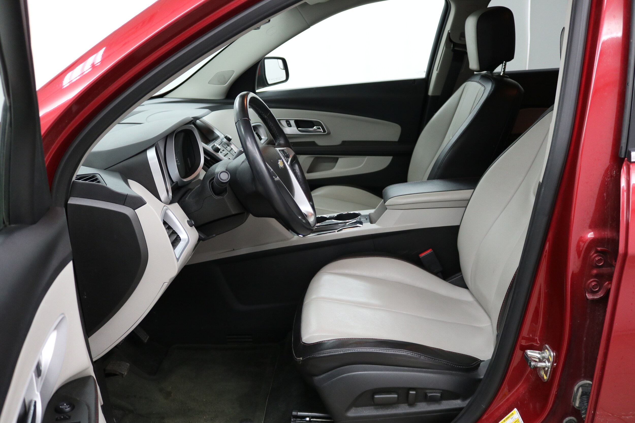 2012 Chevrolet Equinox photo 2
