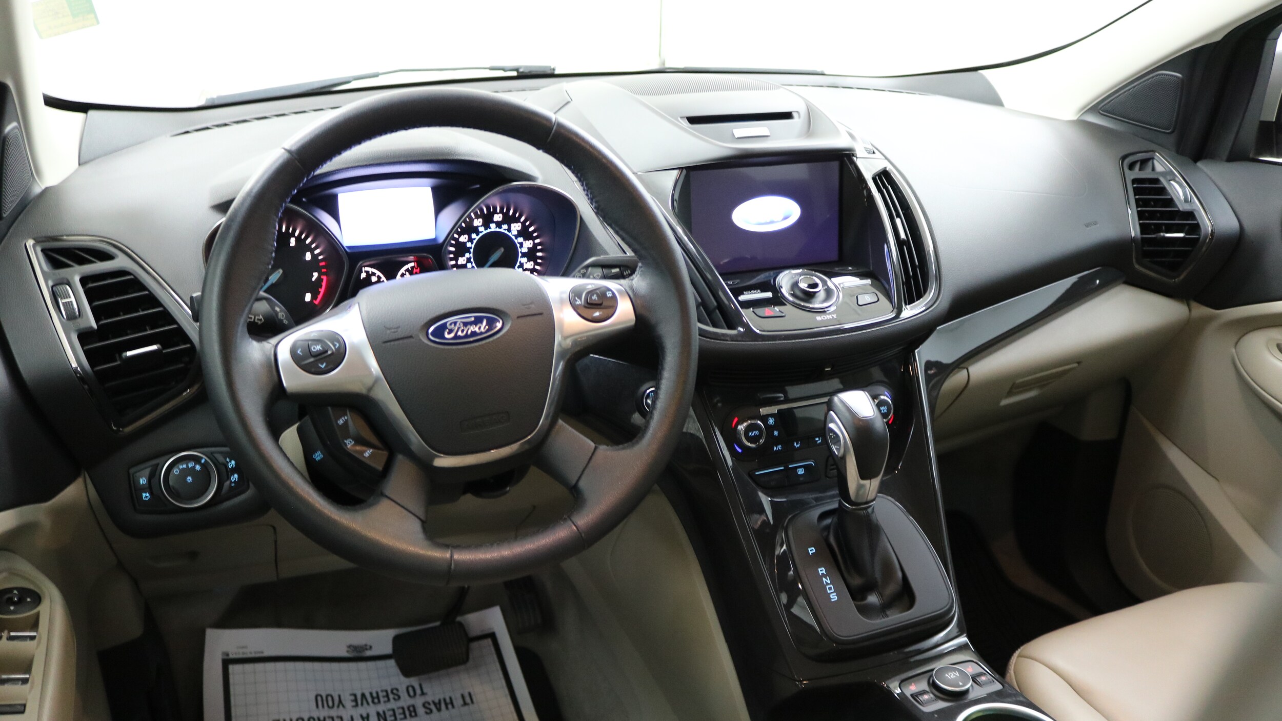 2016 Ford Escape Titanium photo 2