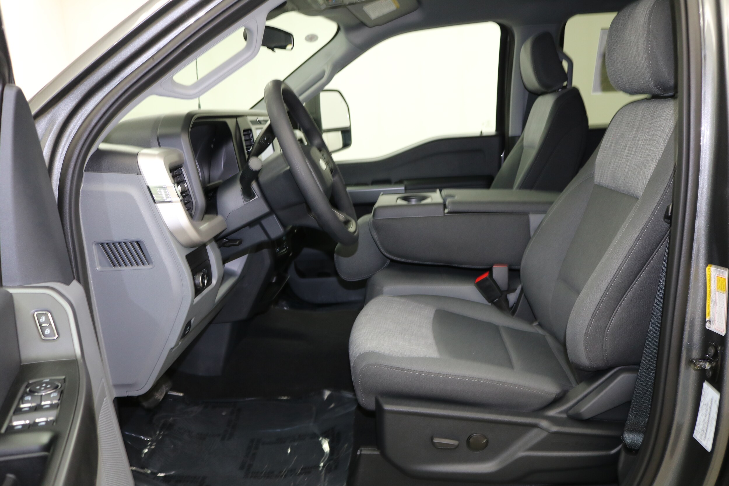 2026 Ford F-250 XLT photo 2