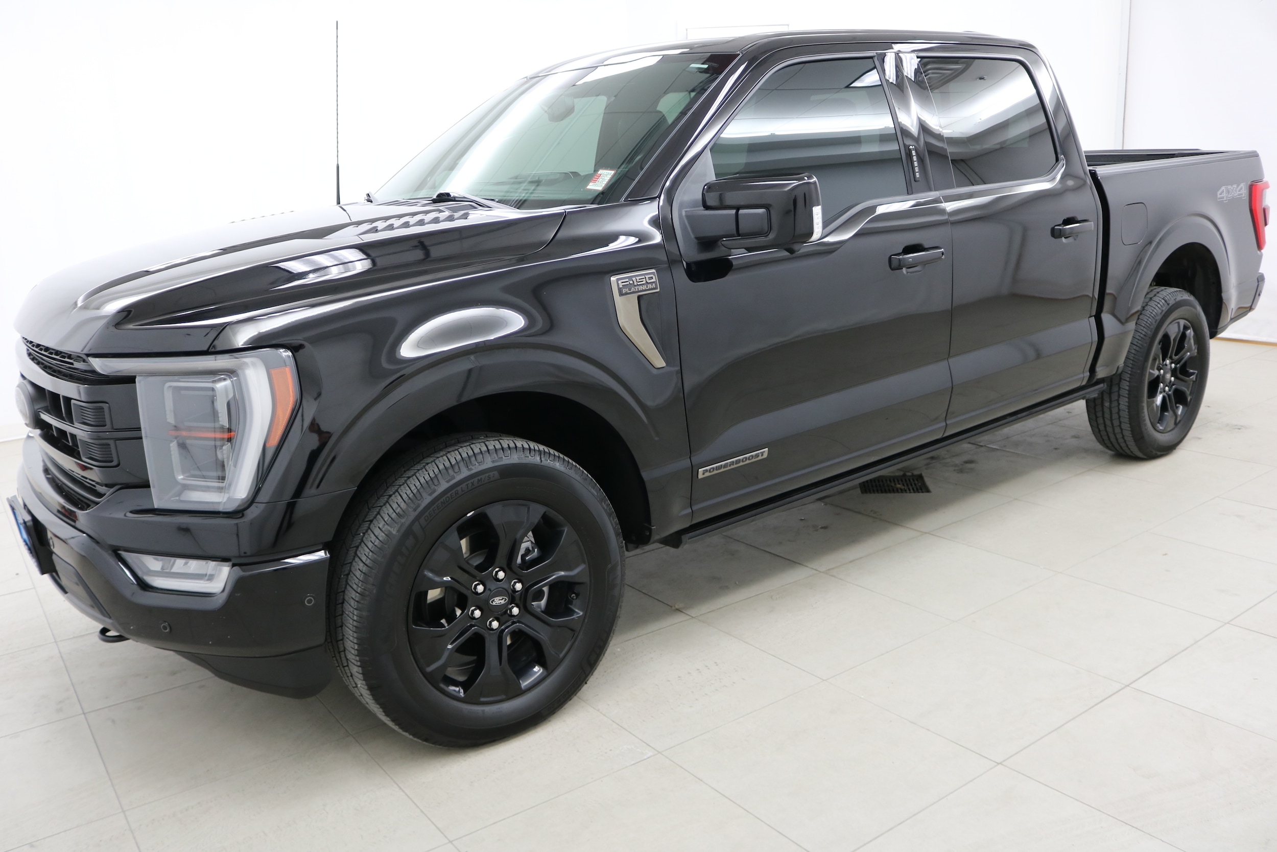 2023 Ford F-150 Platinum's photo