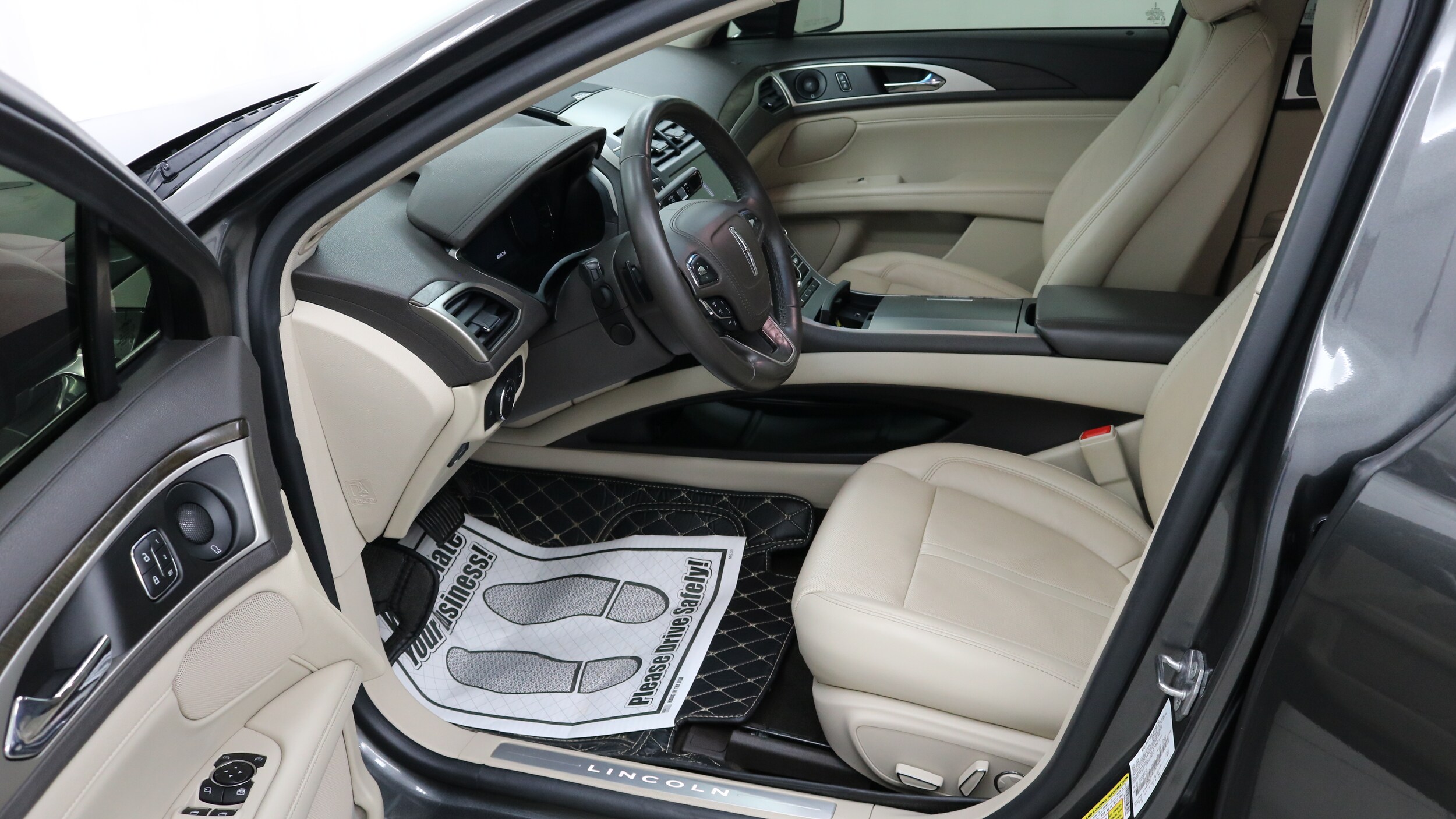 2020 Lincoln MKZ Reserve photo 3