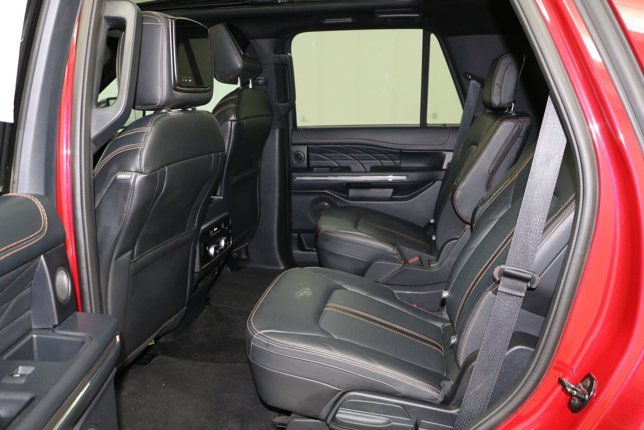 2022 Ford Expedition Platinum photo 2