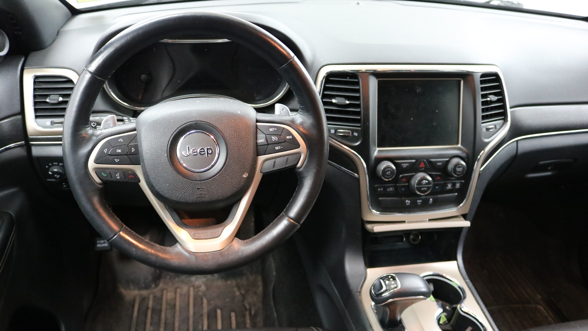 2015 Jeep Grand Cherokee Limited photo 4