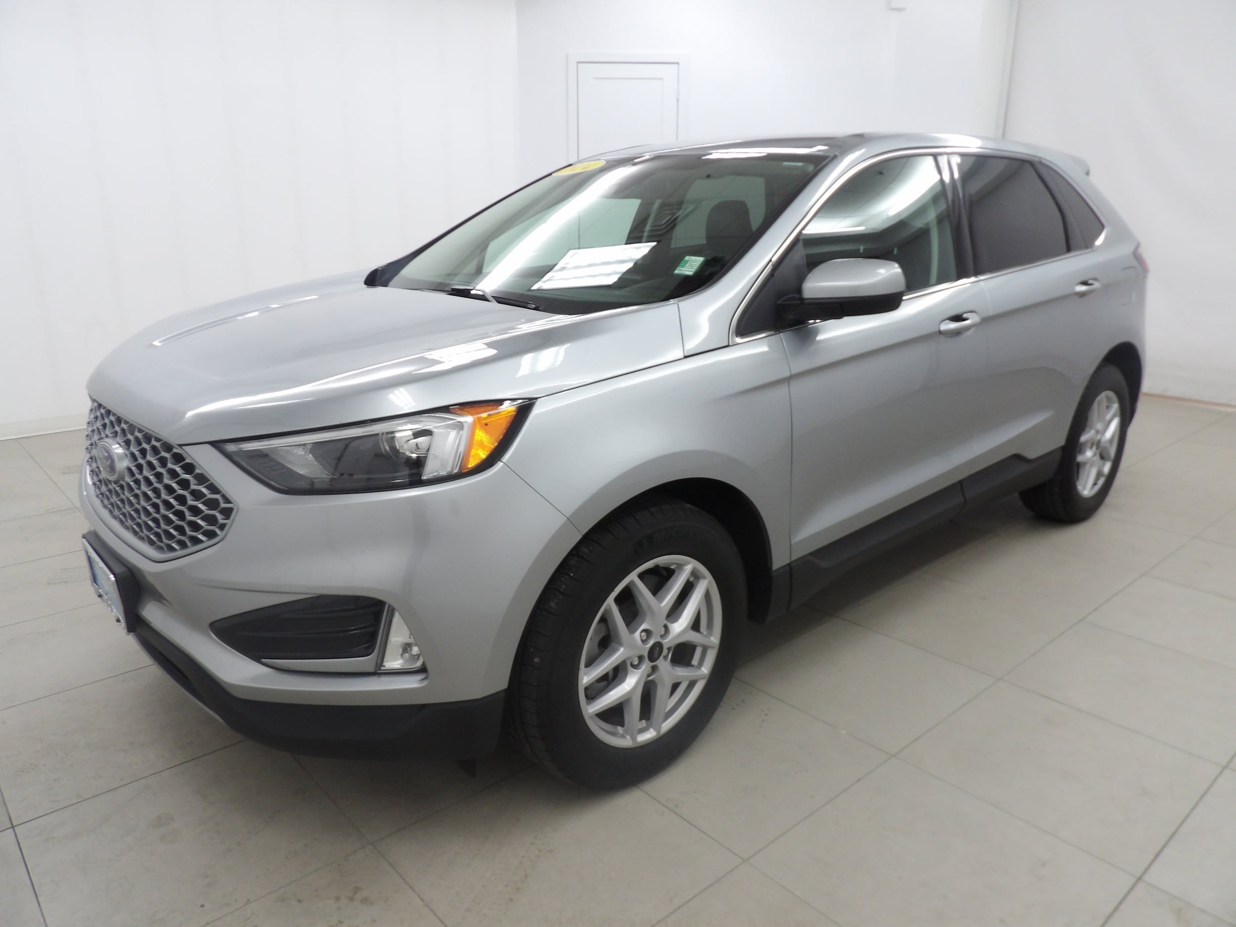 2024 Ford Edge SEL AWD's photo