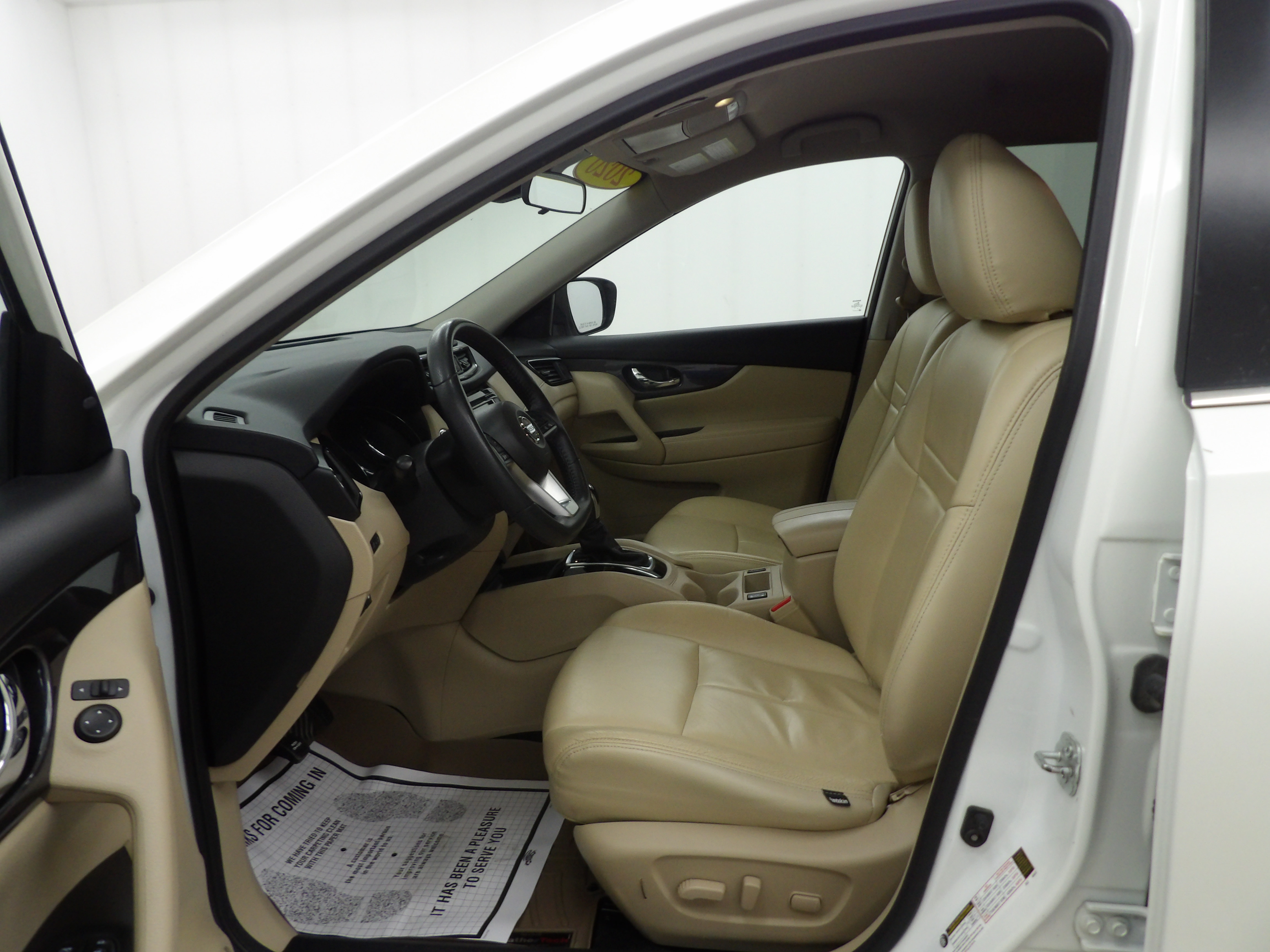 Used 2020 Nissan Rogue SV with VIN 5N1AT2MV0LC724234 for sale in Beatrice, NE