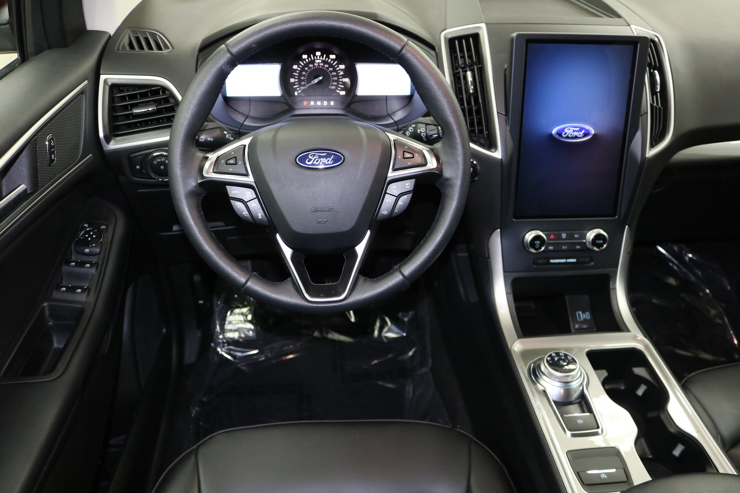 2024 Ford Edge SEL photo 4