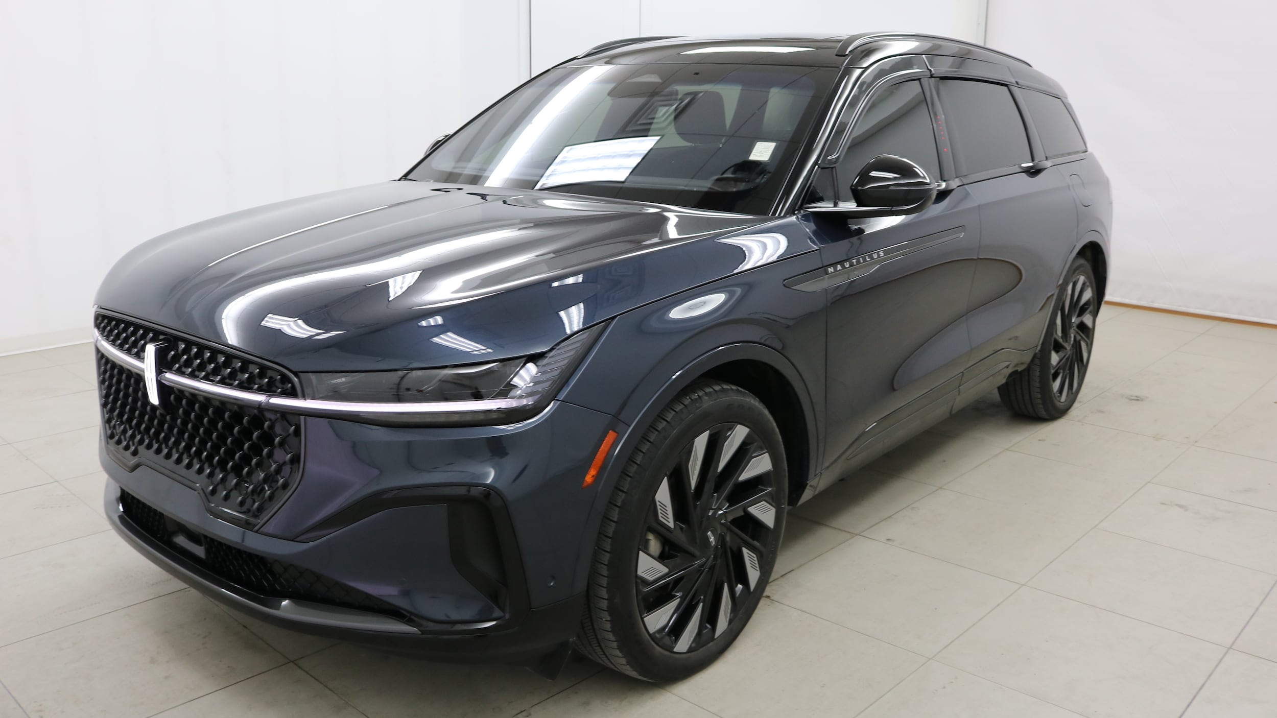 2024 Lincoln Nautilus Reserve's photo