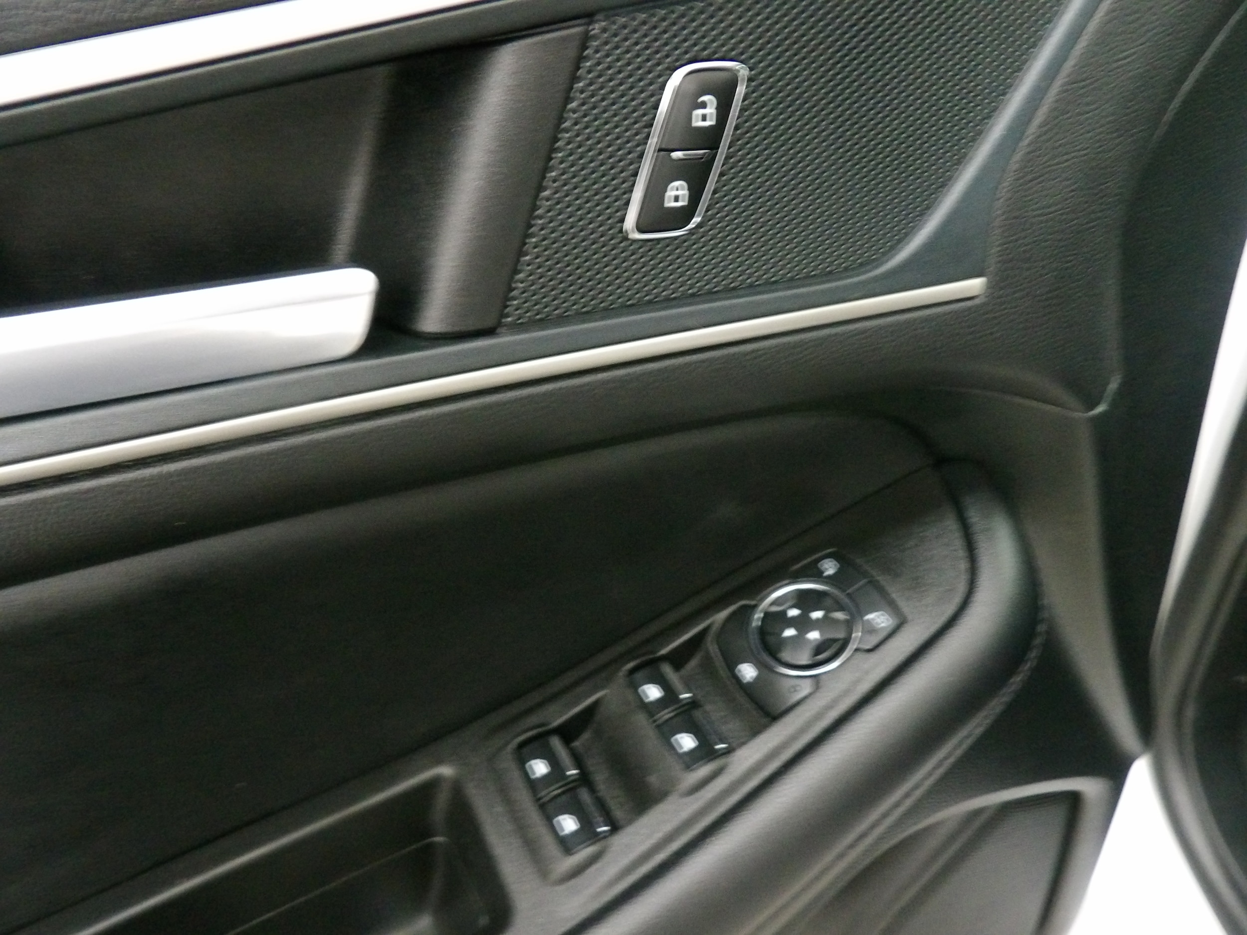 2024 Ford Edge SEL - Photo 13