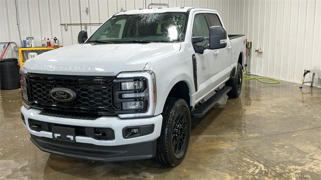 2025 Ford F-350 Super Duty XLT's photo