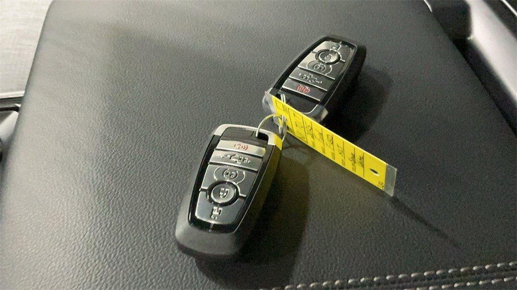 2025 Ford F-150 XLT - Photo 9