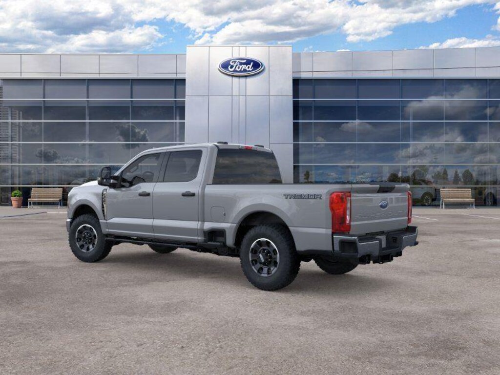 New 2026 Ford F-350 XLT Truck Crew Cab