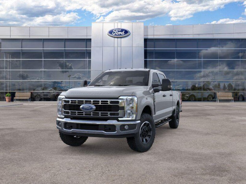 New 2026 Ford F-350 XLT Truck Crew Cab