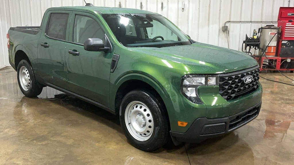 New 2025 Ford Maverick XL Truck SuperCrew