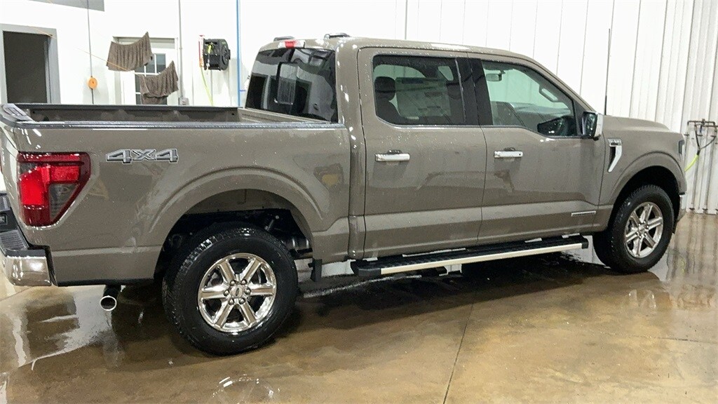 2025 Ford F-150 XLT photo 2