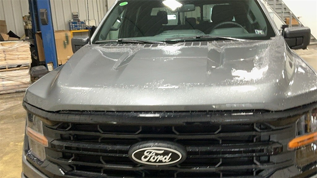 2025 Ford F-150 XLT photo 2