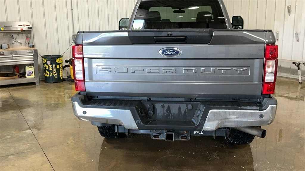 2022 Ford F-350 XLT photo 2