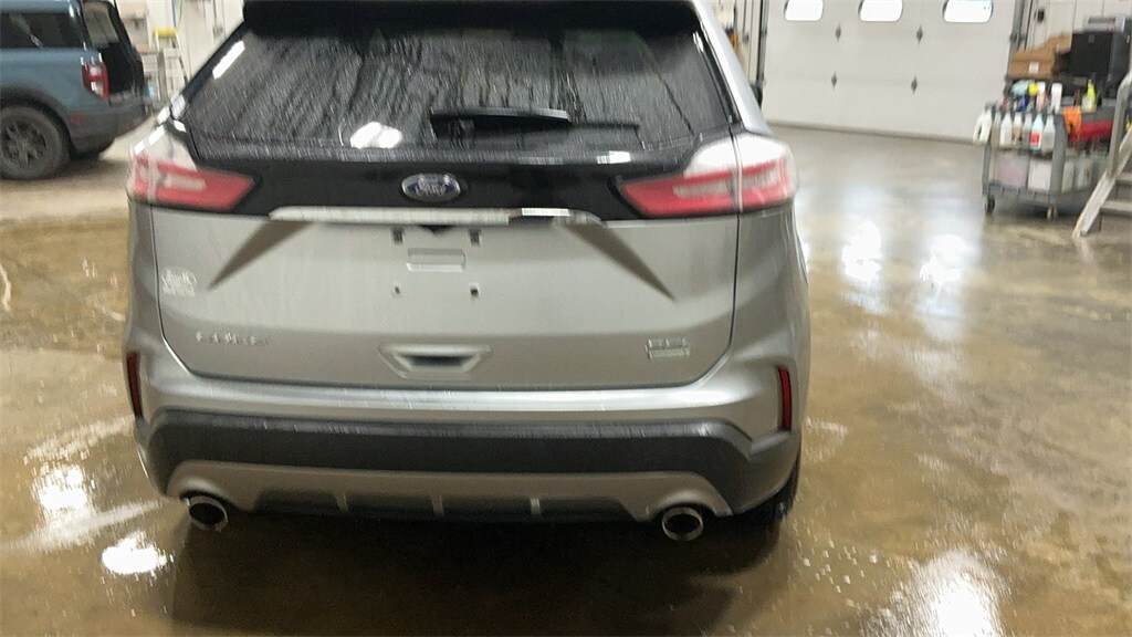2020 Ford Edge SEL photo 3
