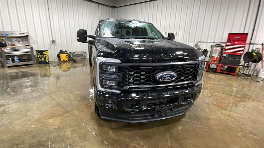 New 2026 Ford F-350 XL Truck Crew Cab