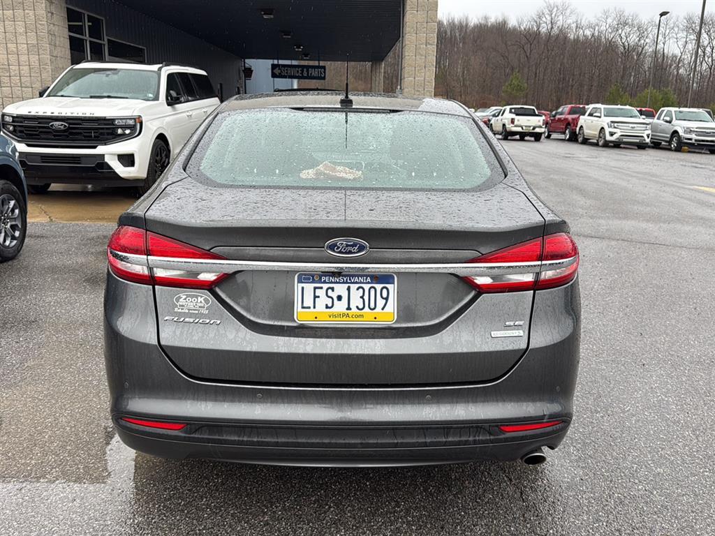 2018 Ford Fusion SE photo 3