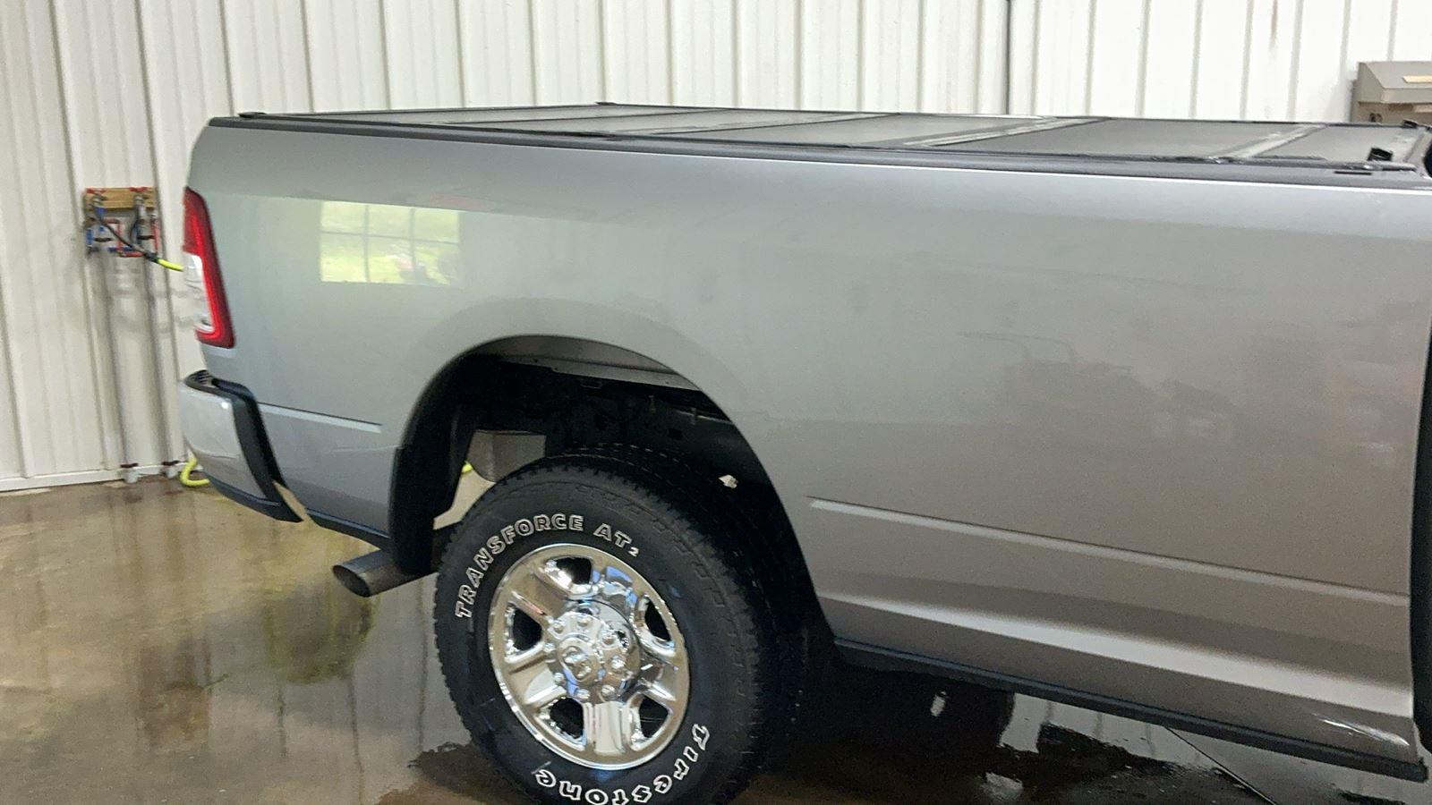 2024 Ram 2500 Tradesman photo 3