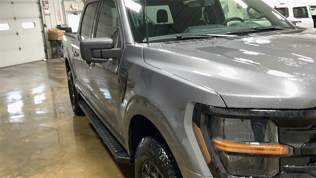 2025 Ford F-150 XLT photo 3